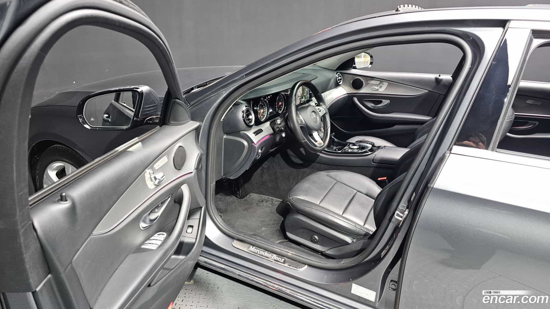 E-Class Mercedes-Benz 2017.2-INNER-010