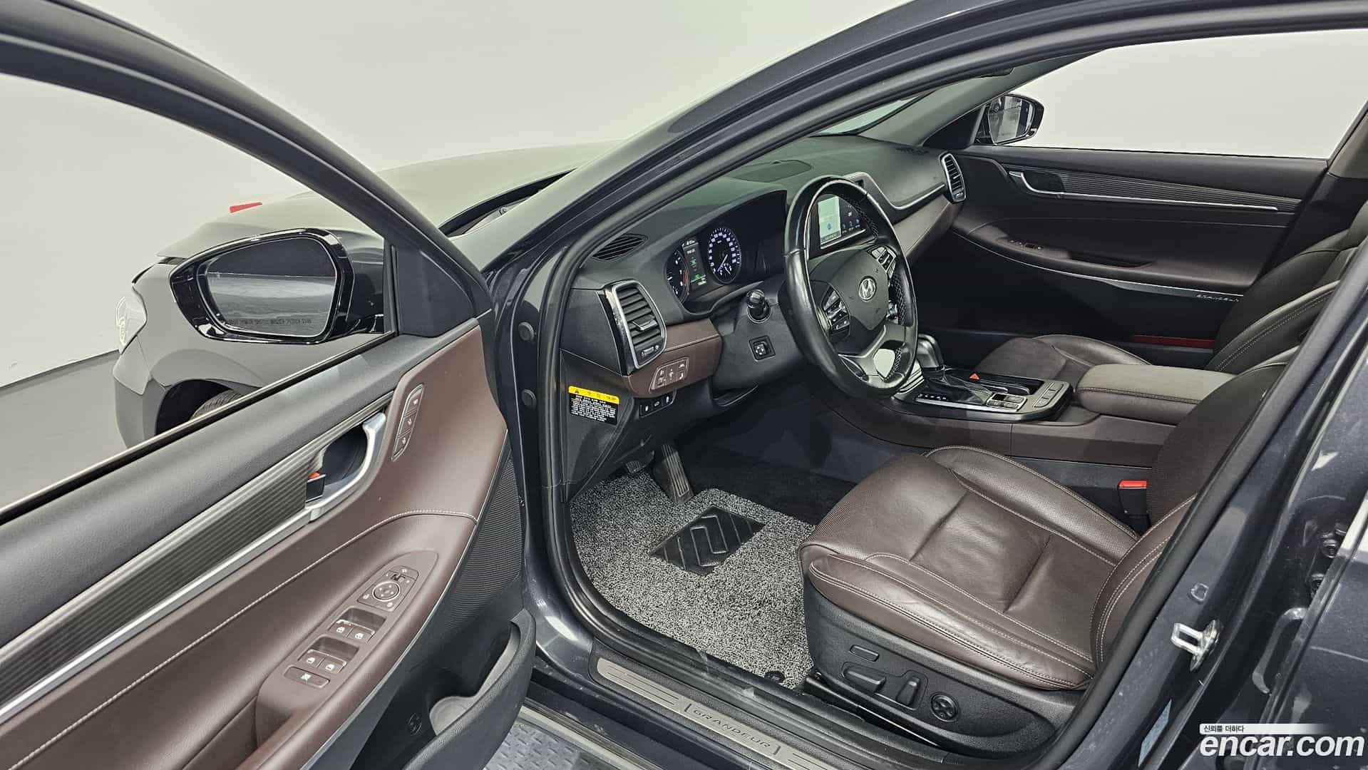 Grandeur Hyundai 2018.4-INNER-010