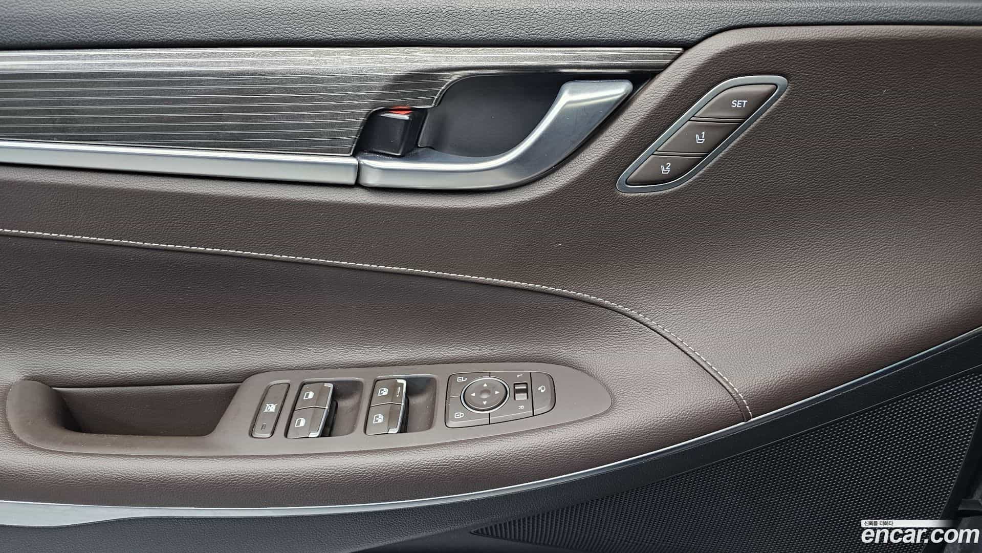 Grandeur Hyundai 2018.4-OPTION-016