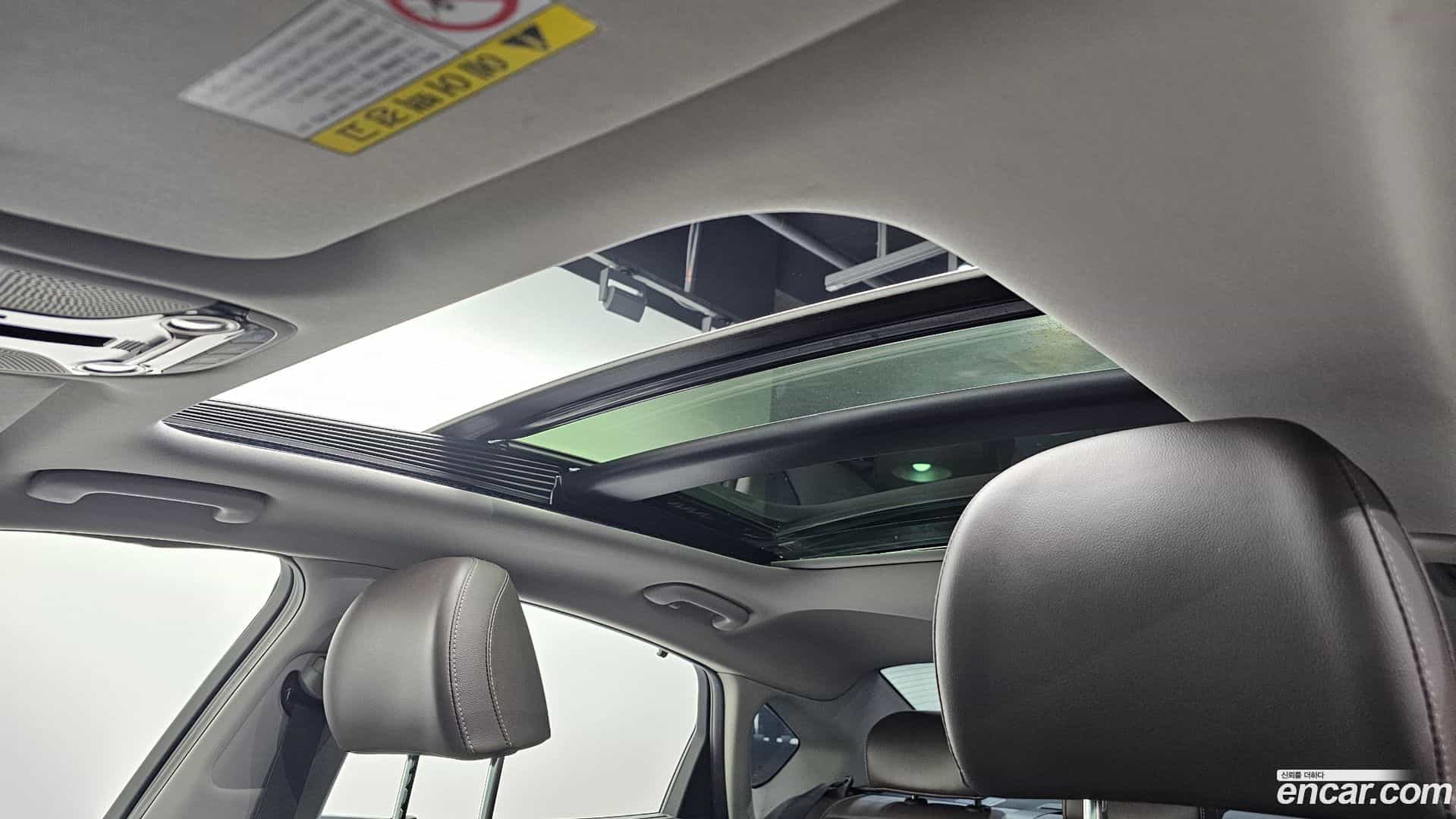 Grandeur Hyundai 2018.4-OPTION-023