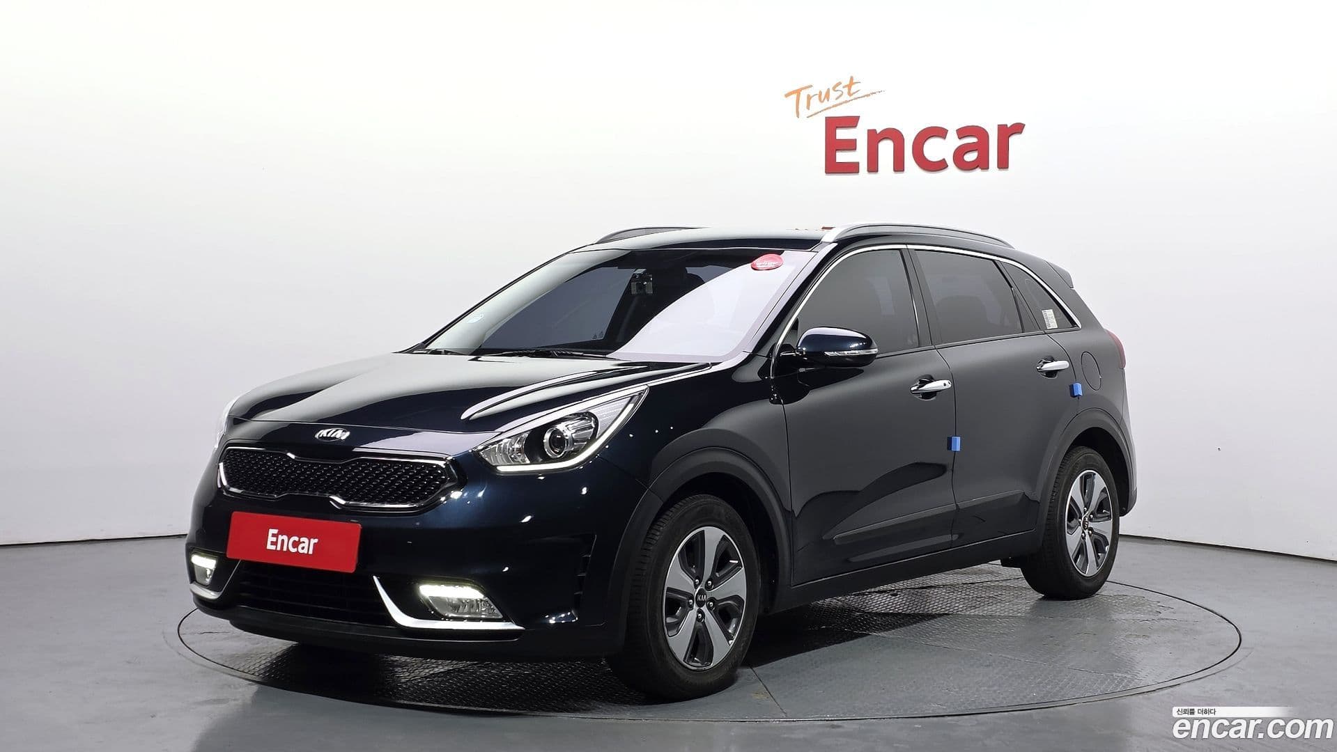 Main__Slider__Photo:Niro Kia 2016.4-0