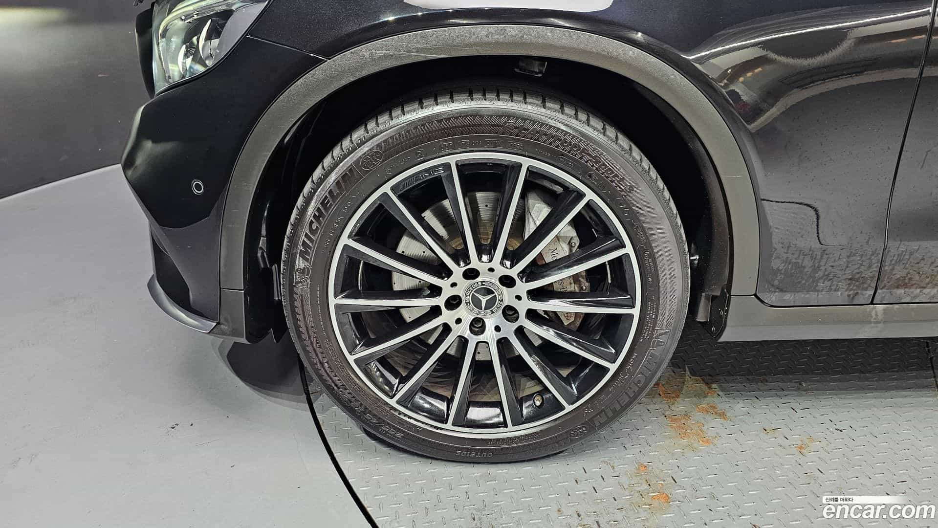 GLC-Class Mercedes-Benz 2019.7-OUTER-005