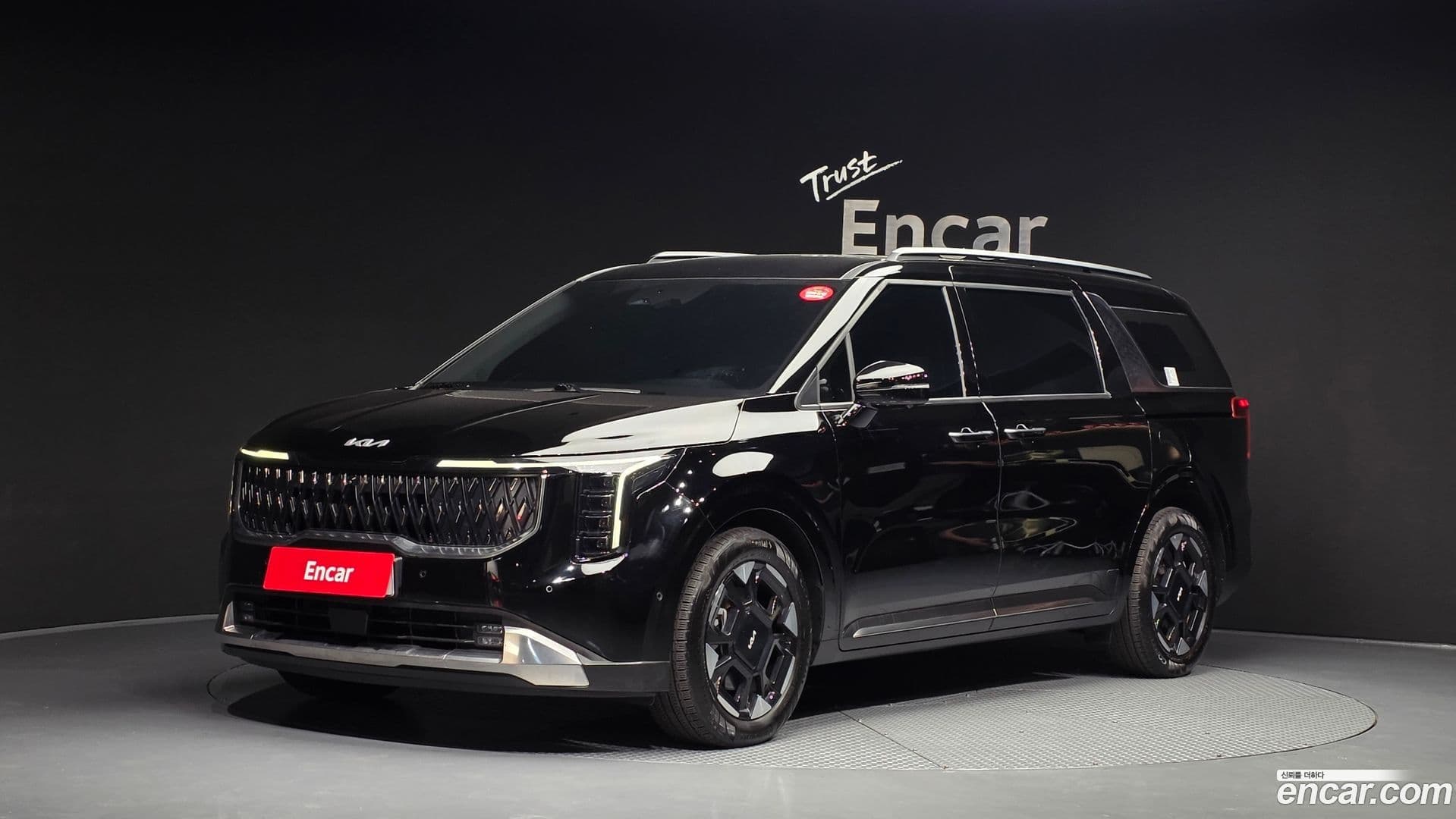 Main__Slider__Photo:Canival Kia 2024.6-0