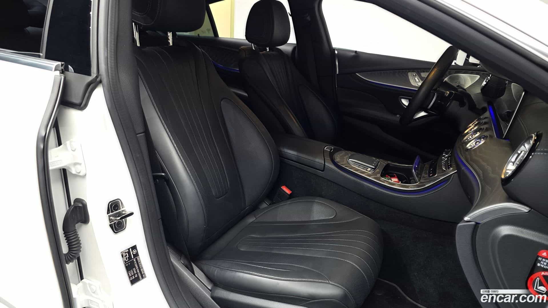 CLS-Class Mercedes-Benz 2022.6-INNER-010