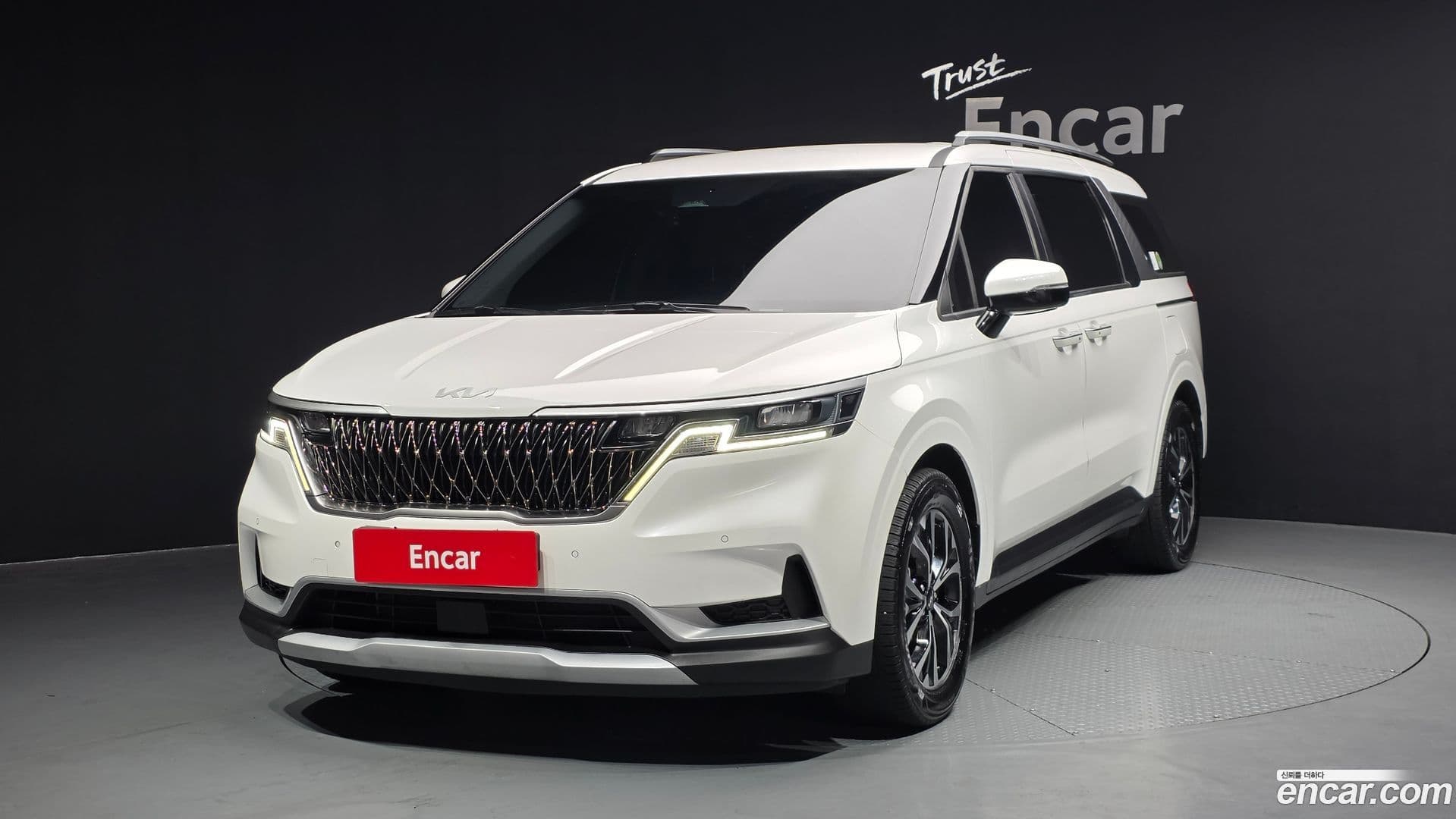 Main__Slider__Photo:Canival Kia 2022.3-0