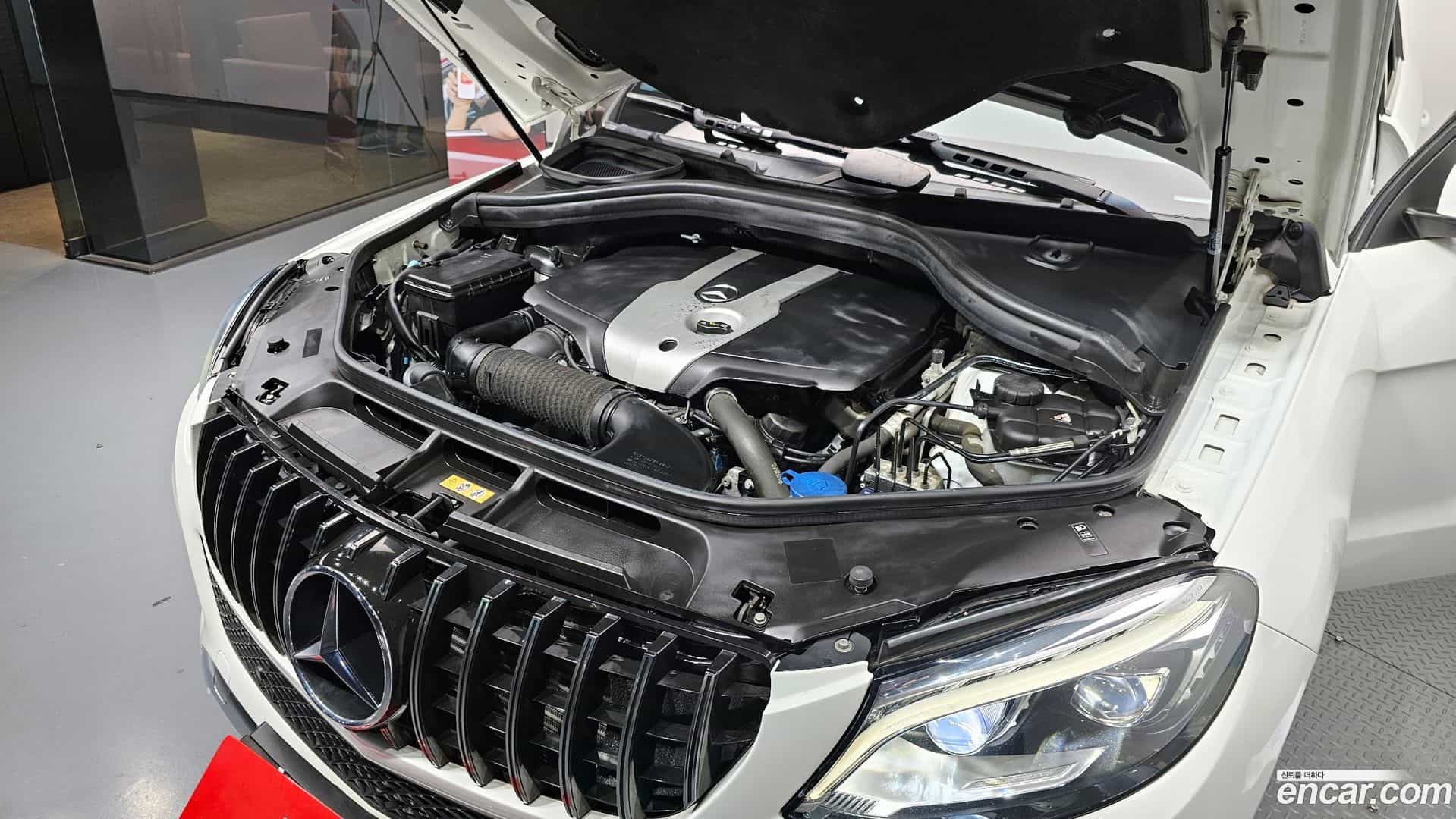 GLE-Class Mercedes-Benz 2017.1-OUTER-006