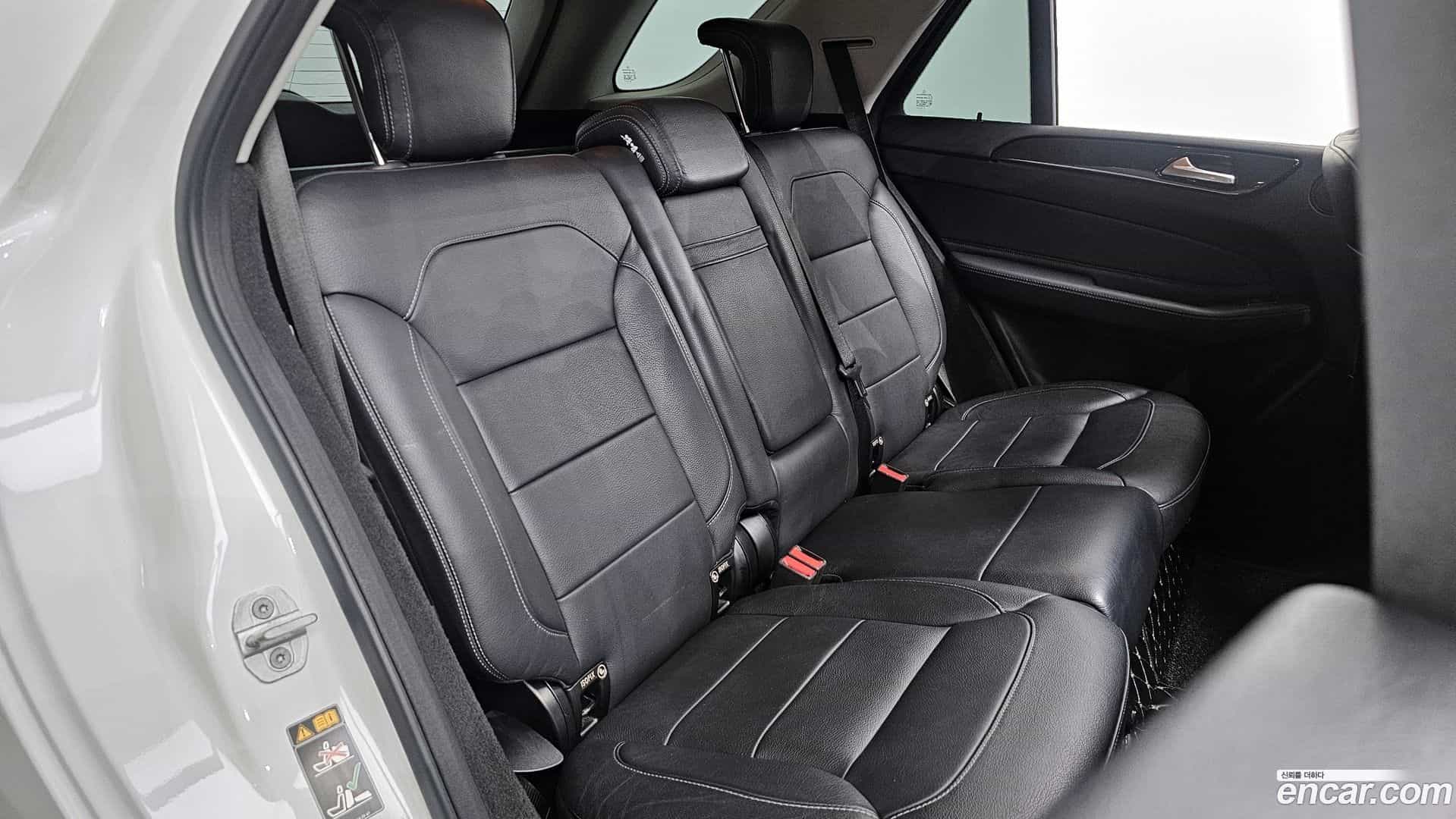 GLE-Class Mercedes-Benz 2017.1-OPTION-016