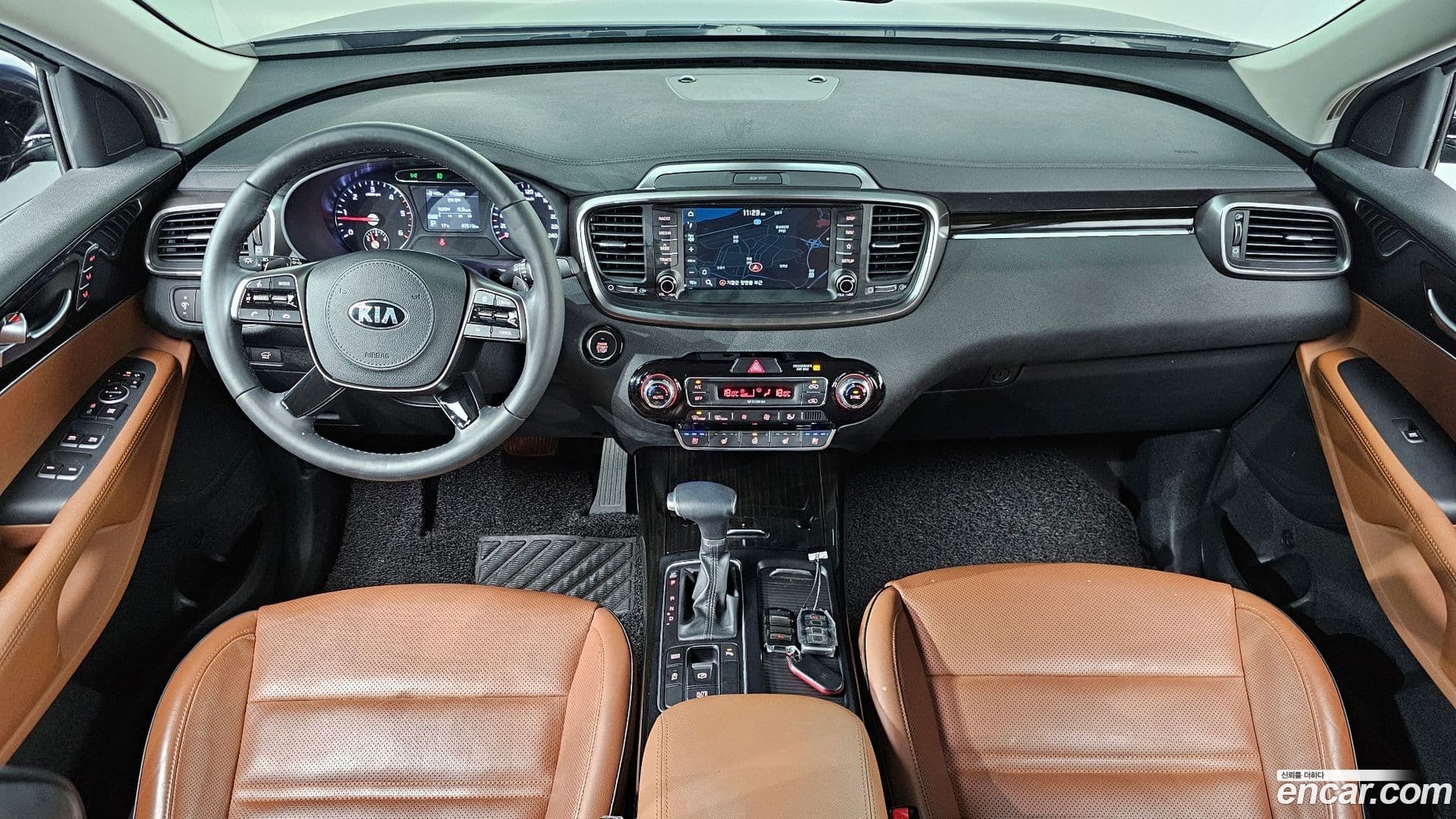 Main__Slider__Photo:Sorento Kia 2018.2-6