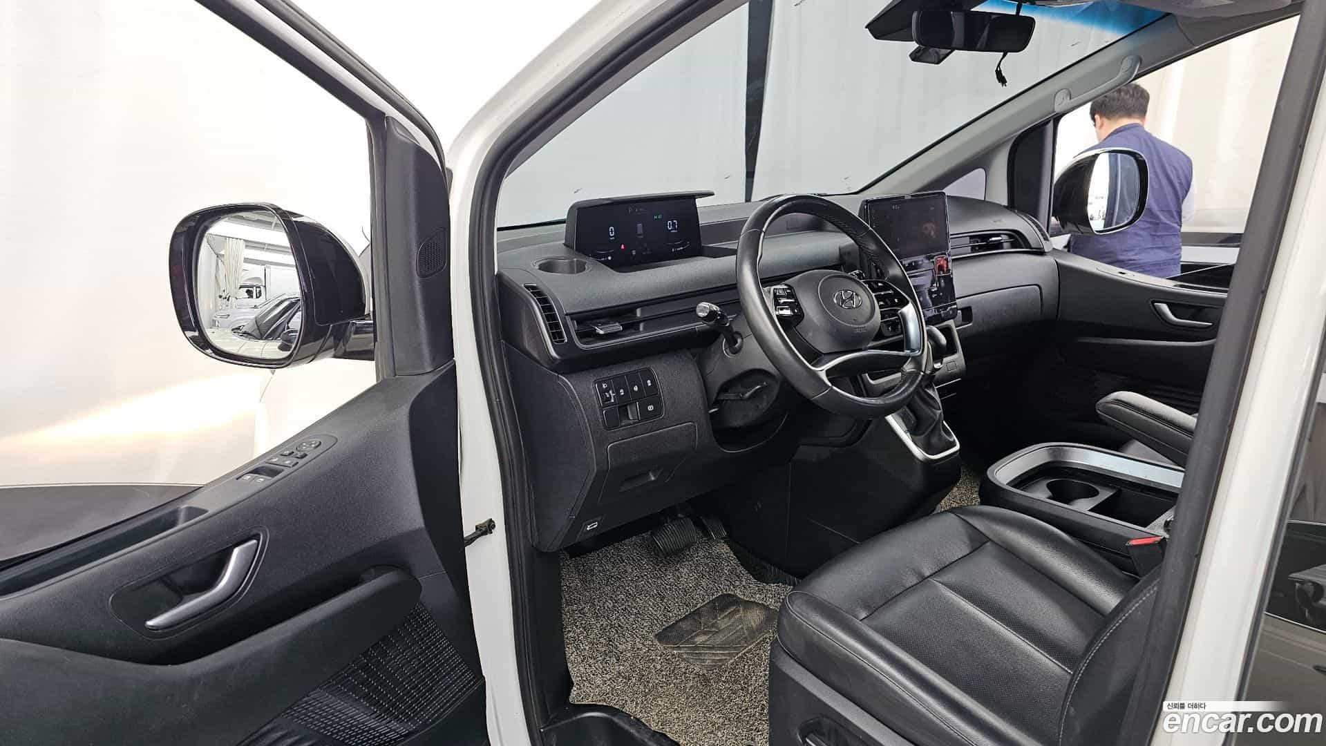 Staria Hyundai 2022.0-INNER-010