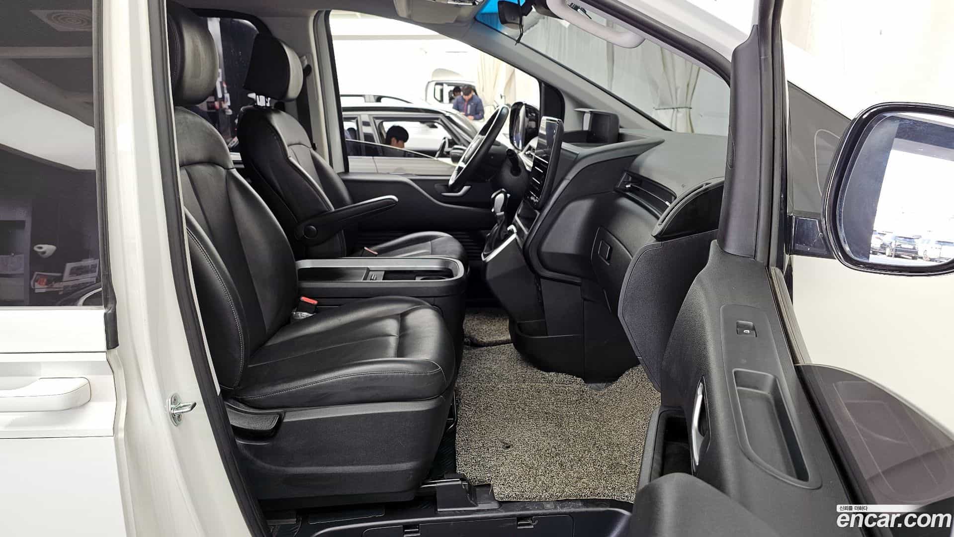 Staria Hyundai 2022.0-OPTION-015