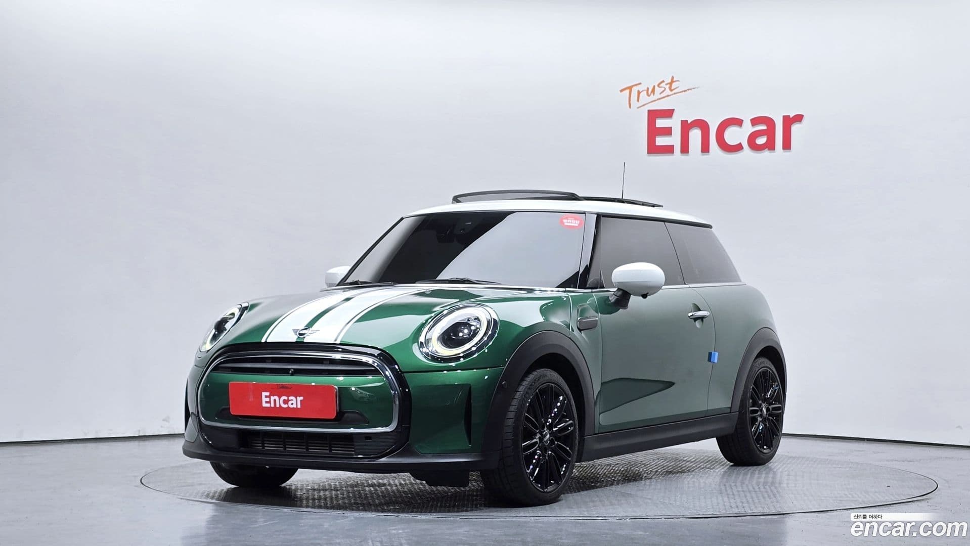 Main__Slider__Photo:Cooper Mini 2022.6-0