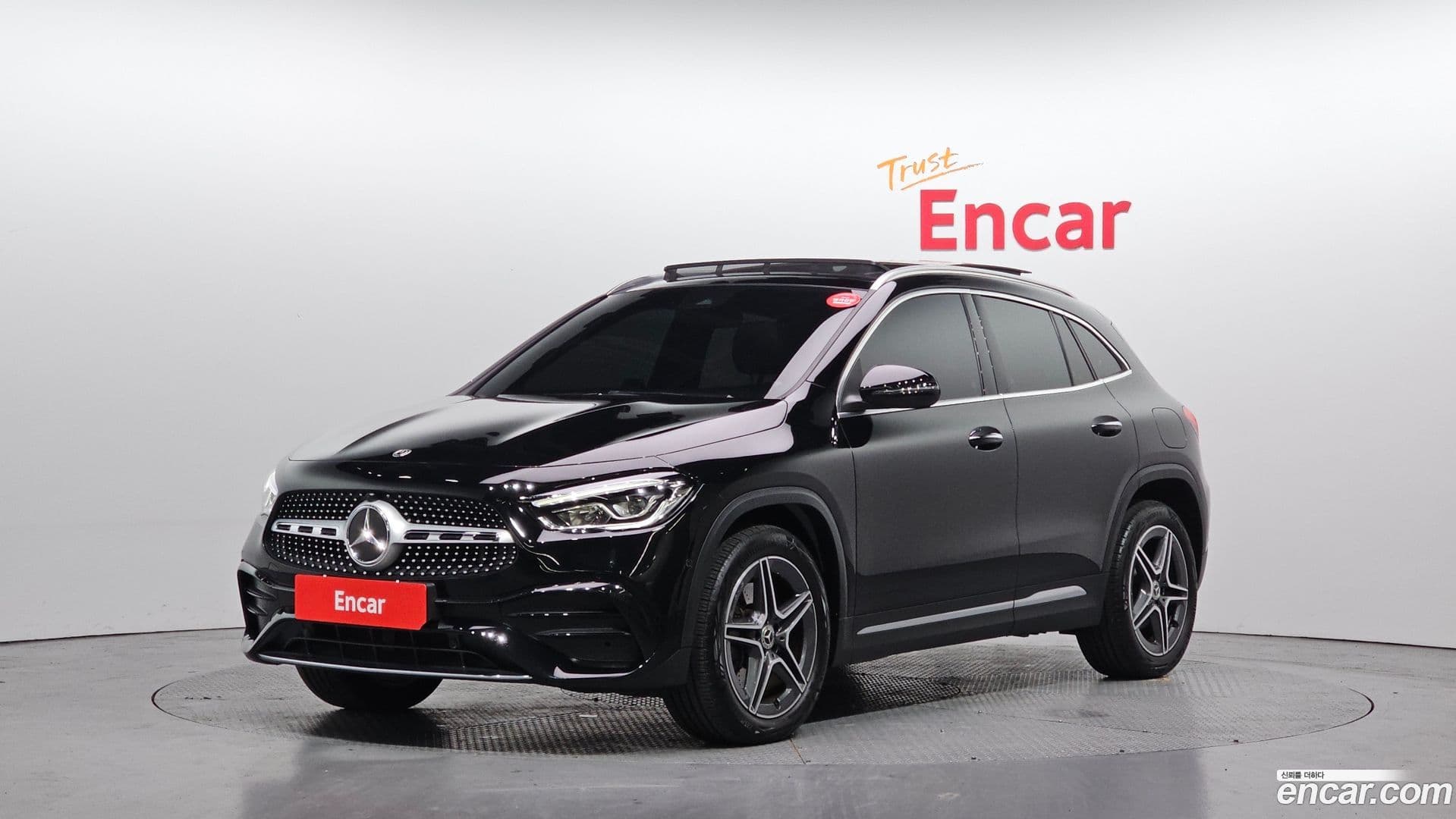 Main__Slider__Photo:GLA-Class Mercedes-Benz 2020.9-0