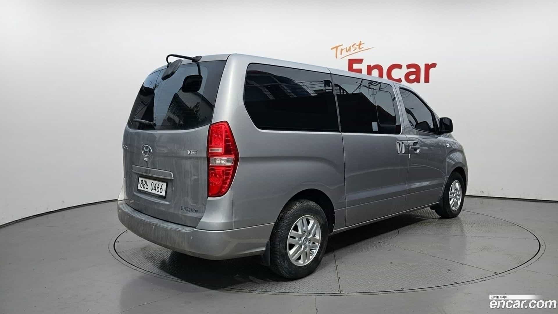 Starex Hyundai 2018.2-OUTER-002