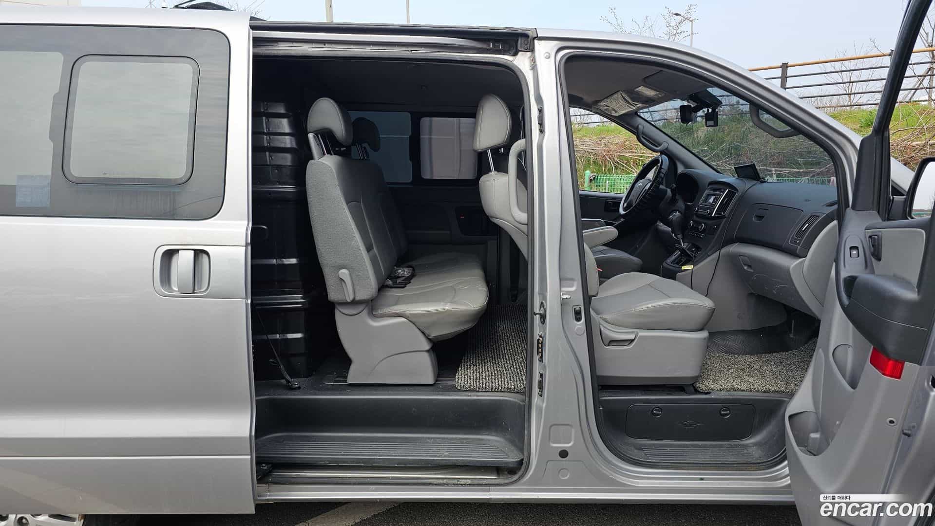 Starex Hyundai 2018.2-OPTION-023