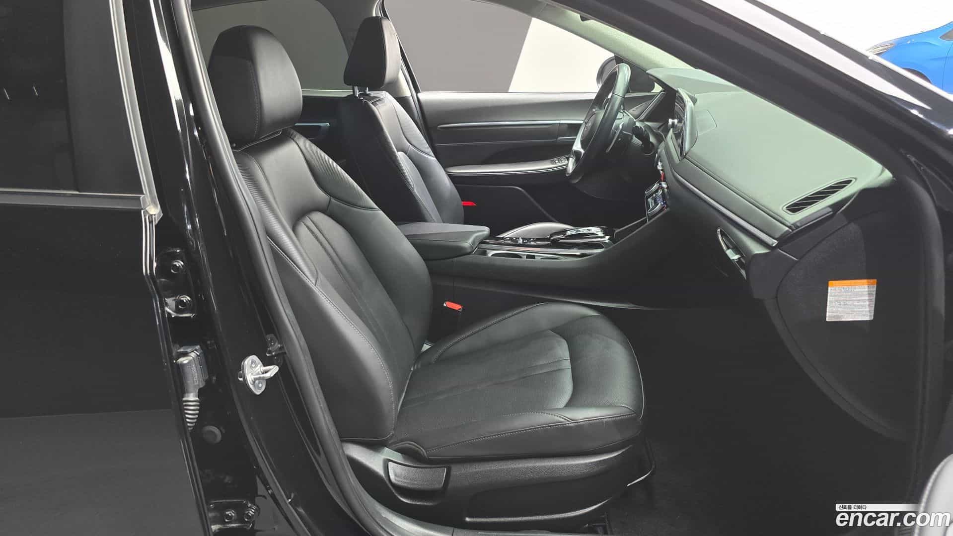 Sonata Hyundai 2023.1-INNER-010
