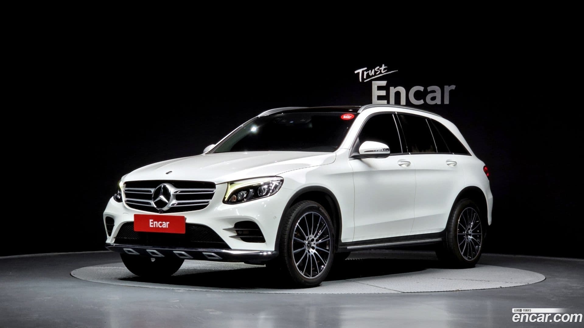 Main__Slider__Photo:GLC-Class Mercedes-Benz 2019.10-0
