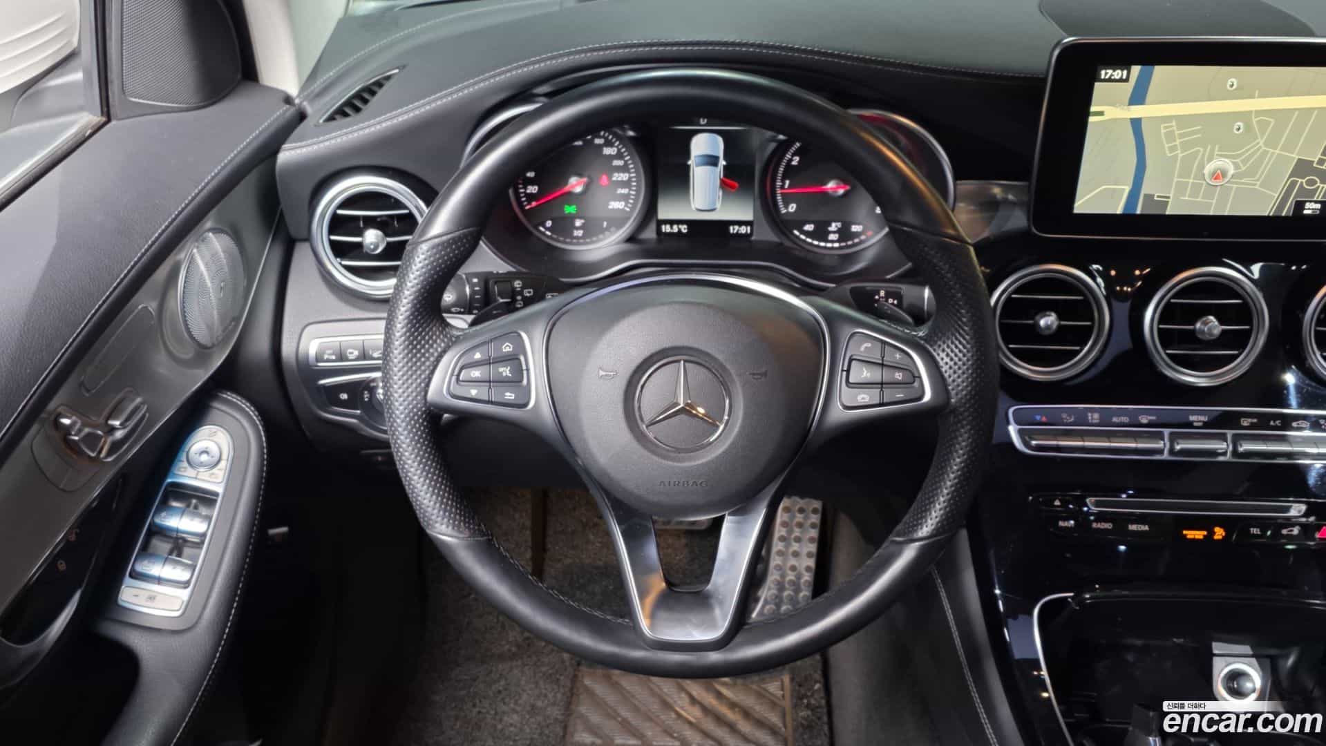 GLC-Class Mercedes-Benz 2019.10-OPTION-017