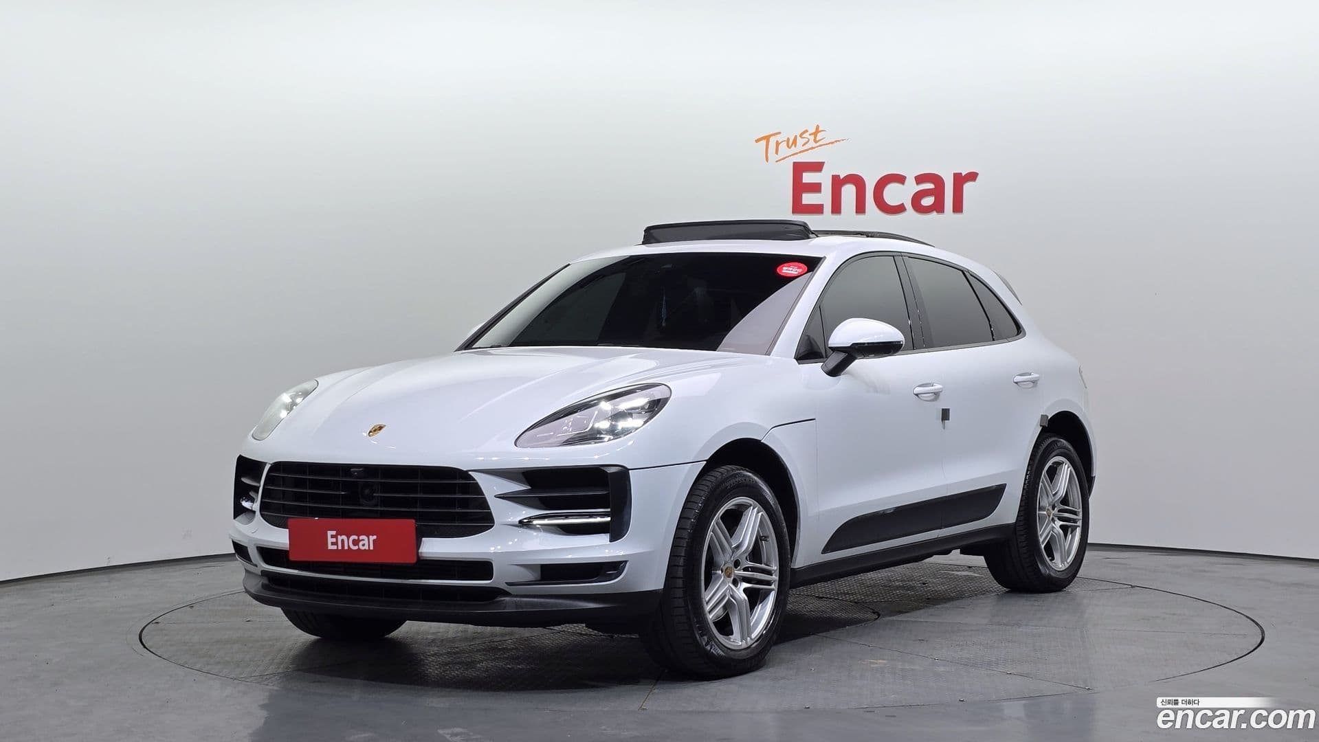 Main__Slider__Photo:Macan Porsche 2019.11-0