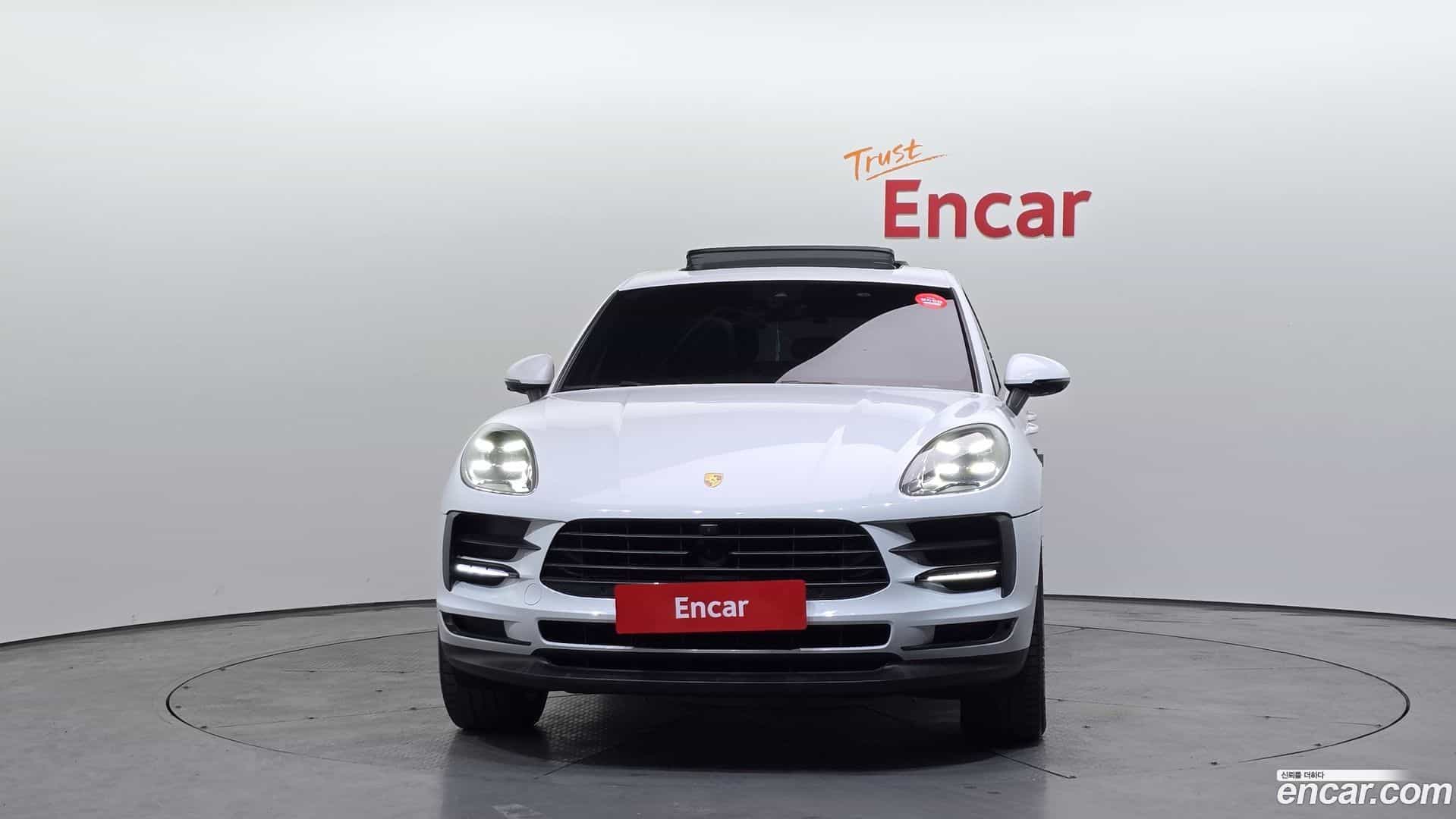 Macan Porsche 2019.11-OUTER-003