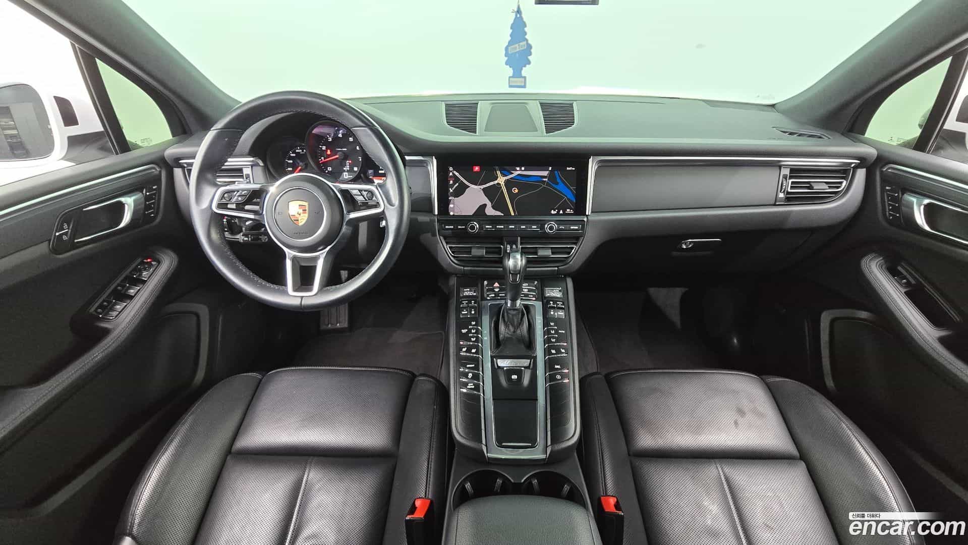 Macan Porsche 2019.11-INNER-007