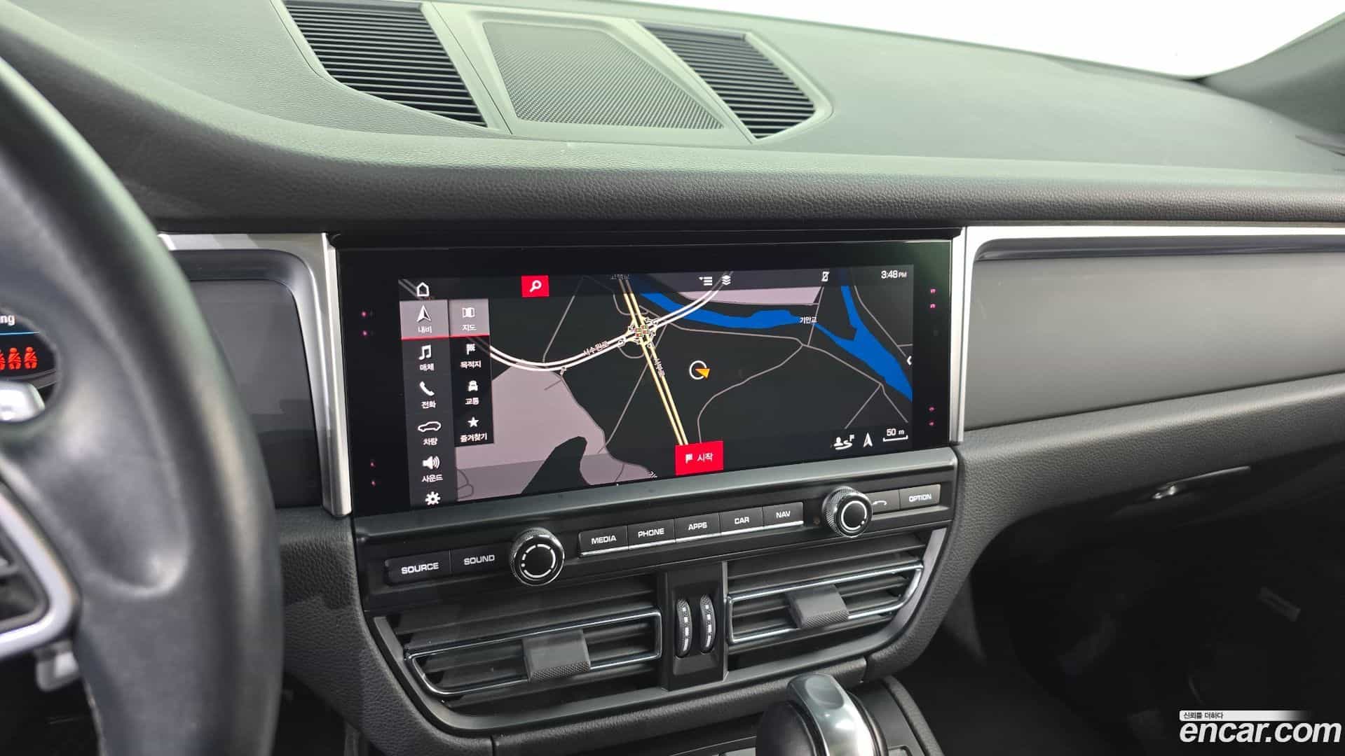 Macan Porsche 2019.11-OPTION-018