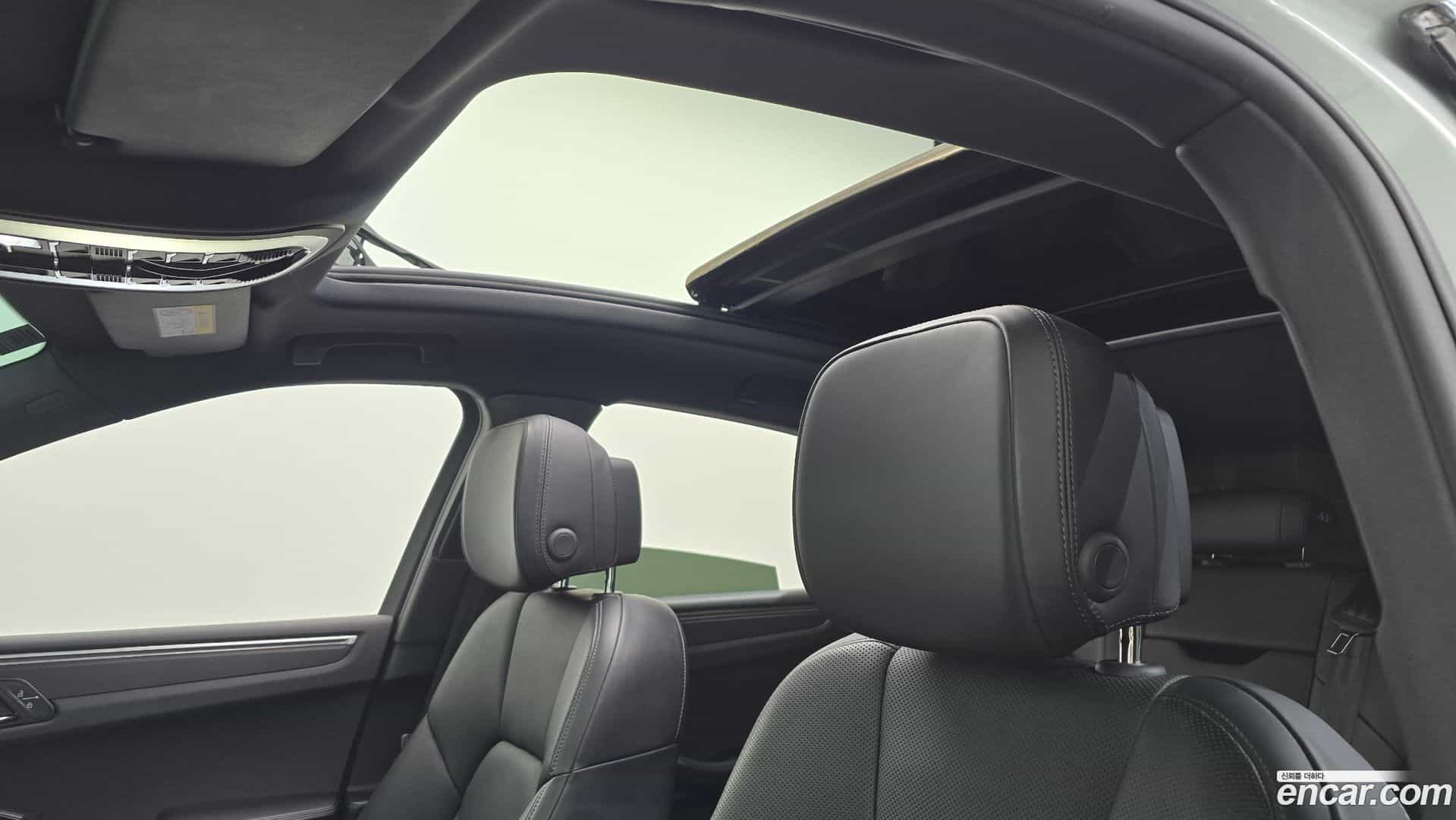 Macan Porsche 2019.11-OPTION-023