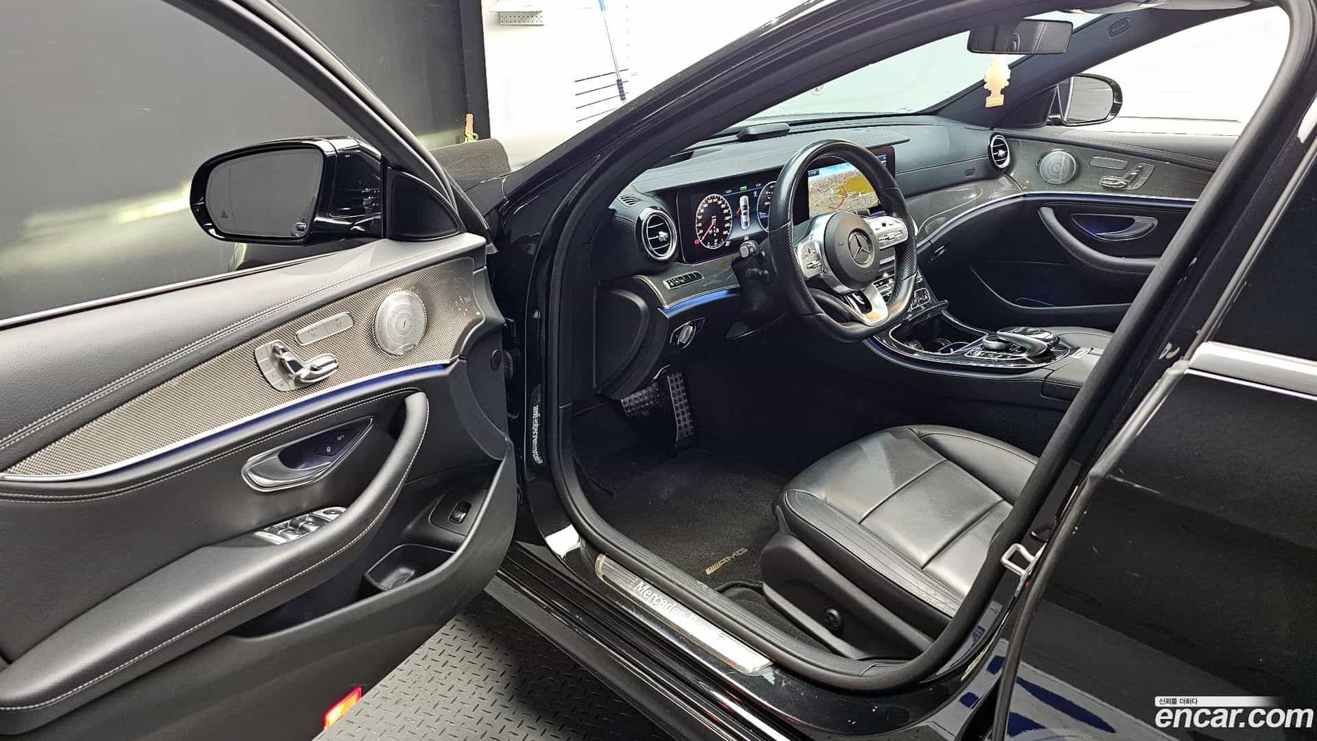 E-Class Mercedes-Benz 2019.10-INNER-010