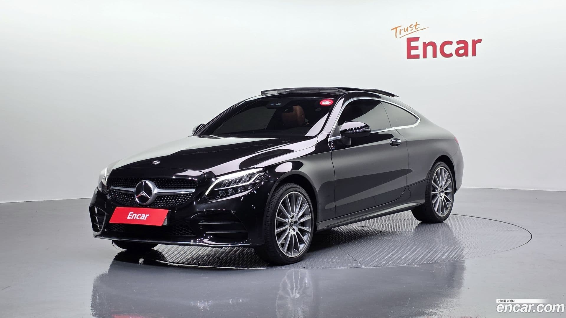 Main__Slider__Photo:C-Class Mercedes-Benz 2019.10-0