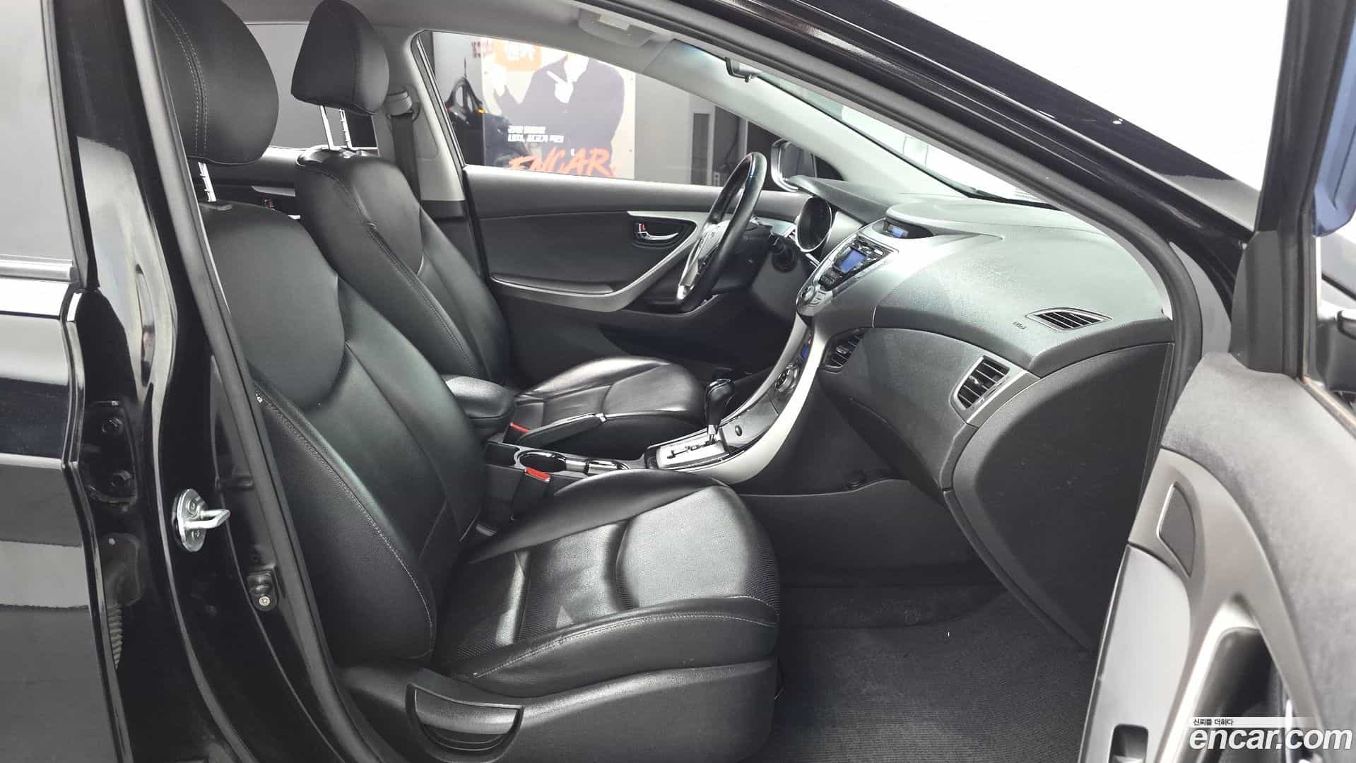 AVANTE Hyundai 2013.0-INNER-010