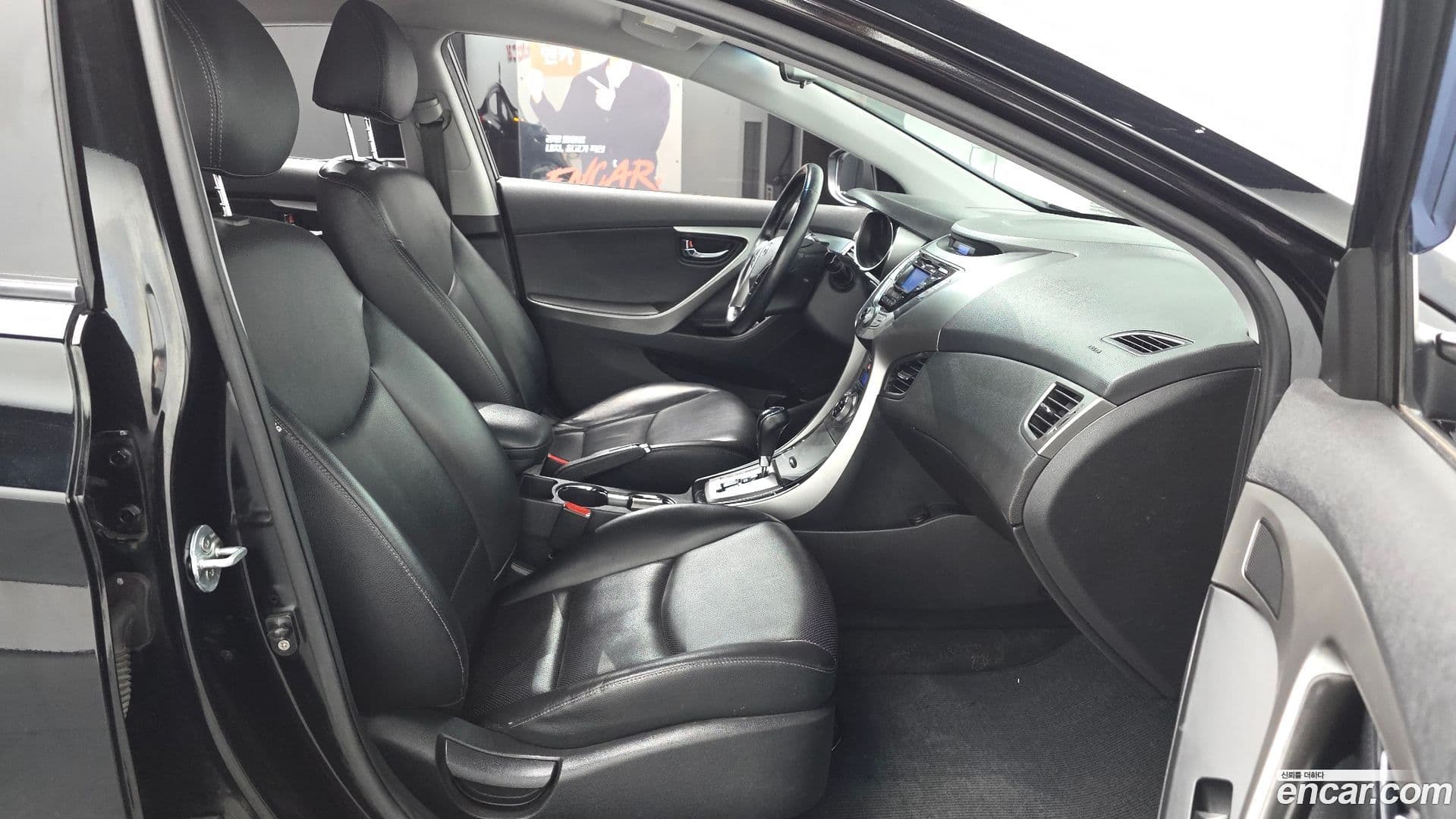 Main__Slider__Photo:AVANTE Hyundai 2013.0-9