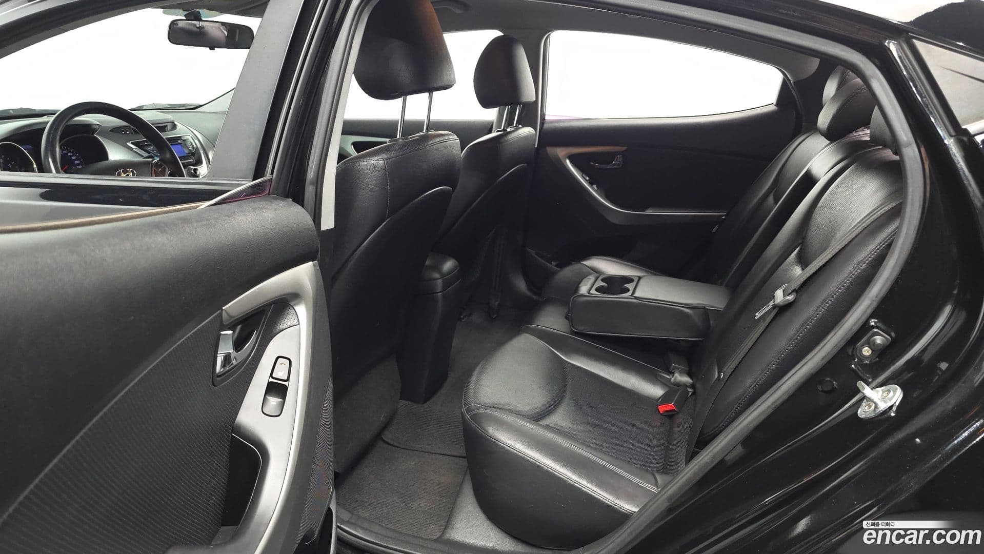 Main__Slider__Photo:AVANTE Hyundai 2013.0-11