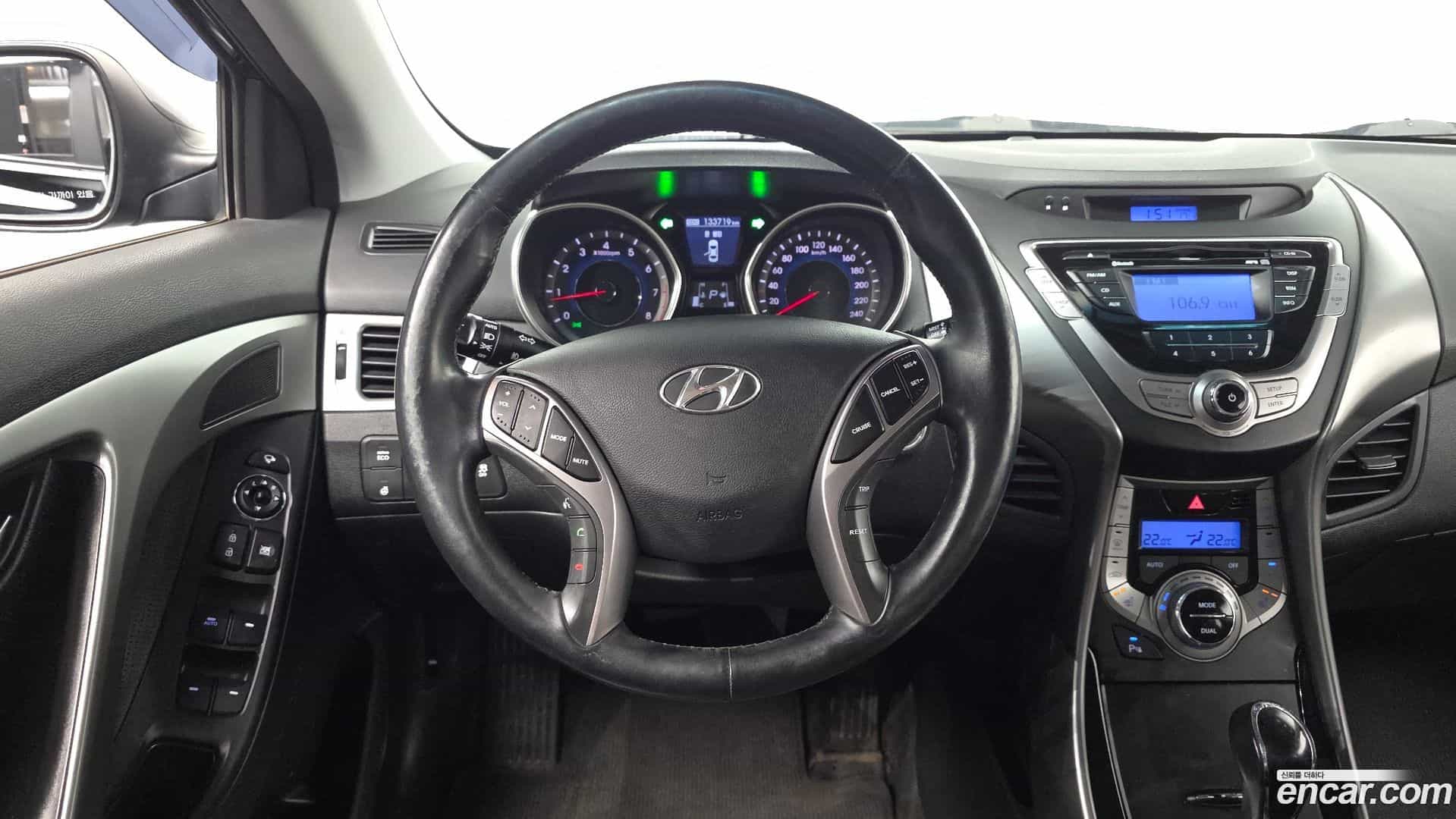 AVANTE Hyundai 2013.0-OPTION-017