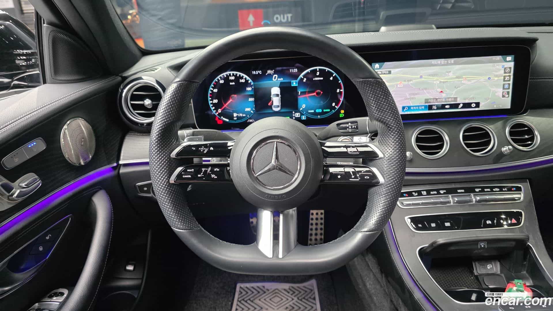 E-Class Mercedes-Benz 2022.6-OPTION-017