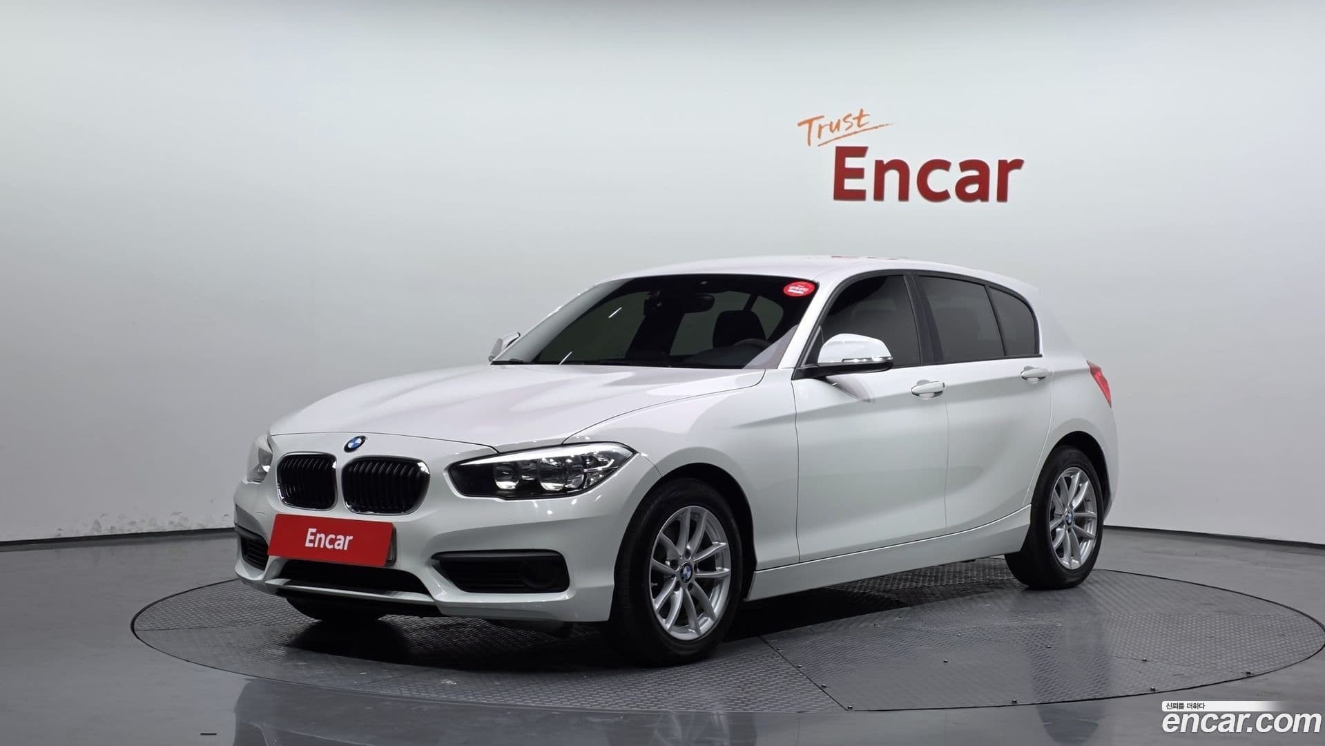 Main__Slider__Photo:1-Series BMW 2017.4-0