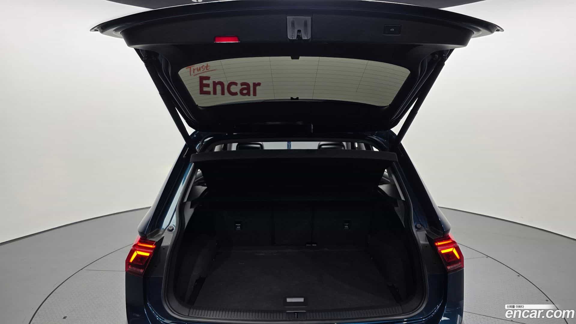 Tiguan Volkswagen 2022.11-OPTION-024