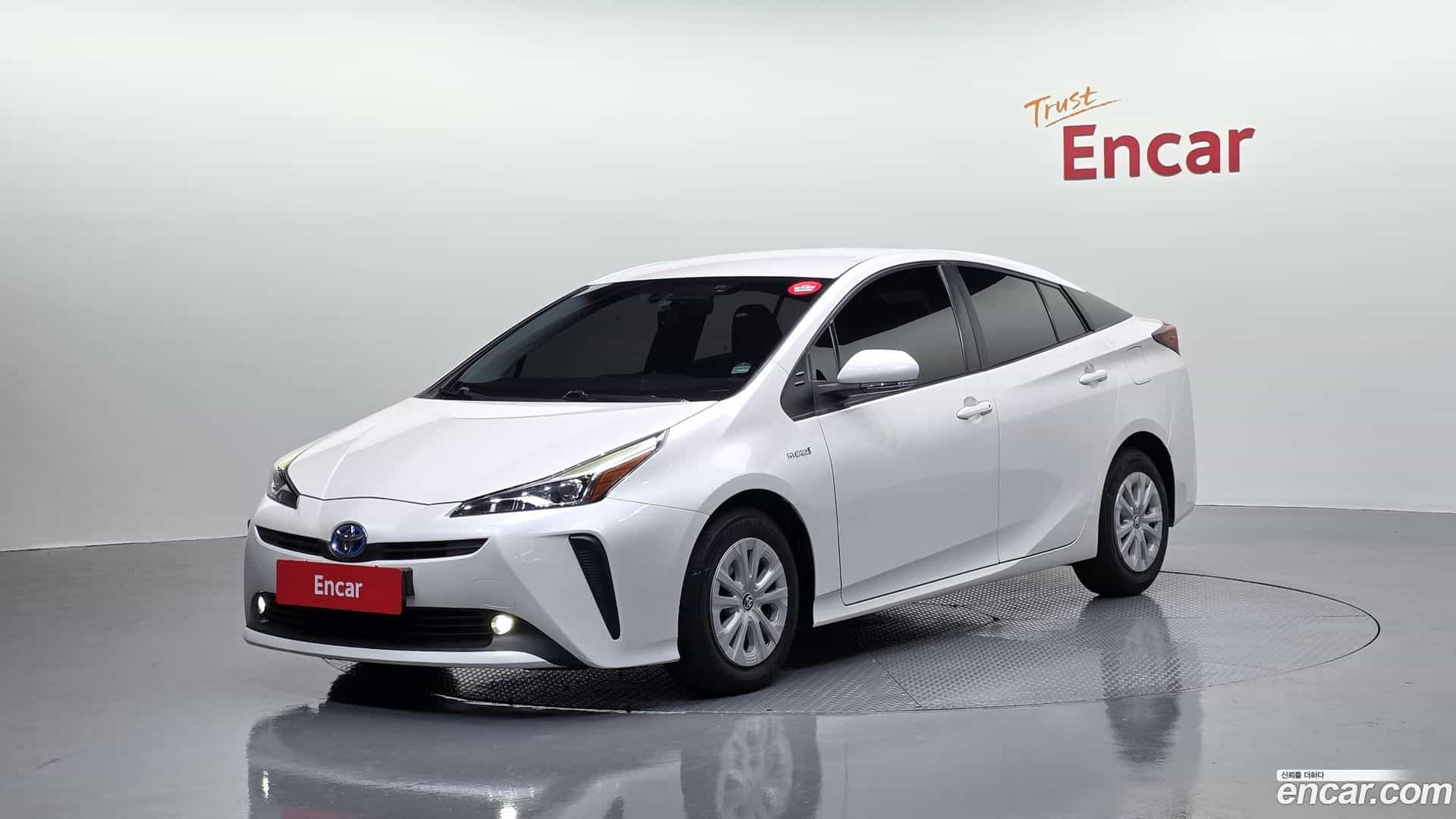 Prius Toyota 2019.11-OUTER-001