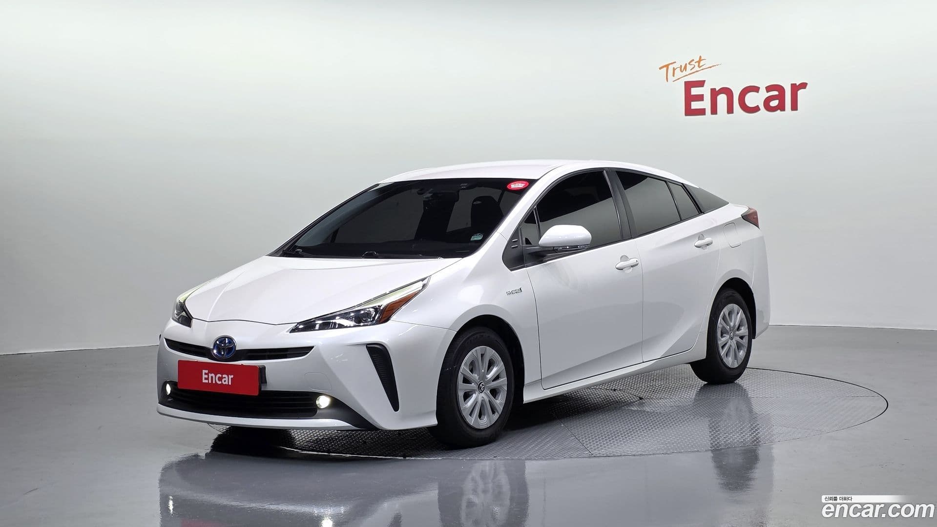Main__Slider__Photo:Prius Toyota 2019.11-0