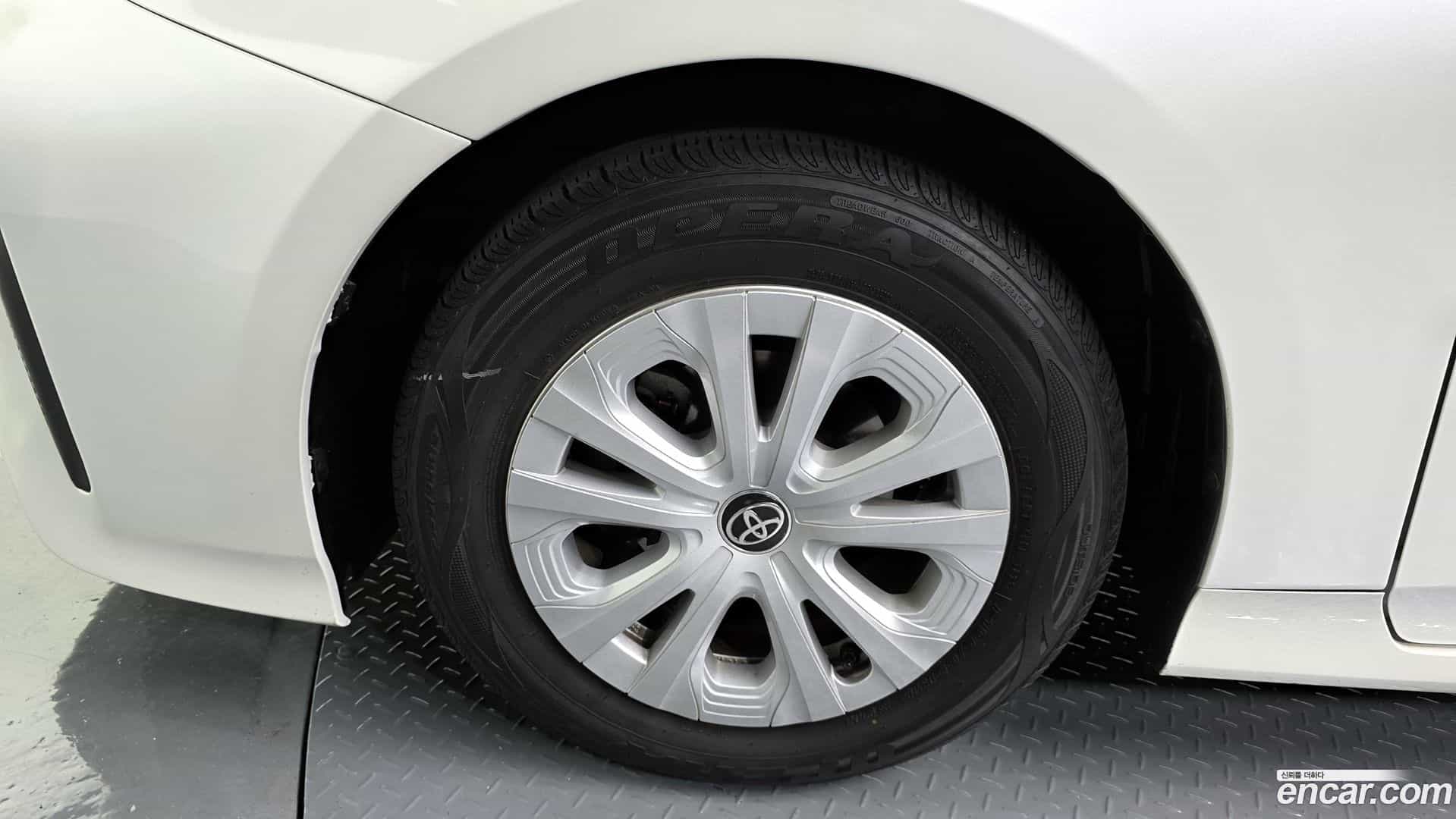 Prius Toyota 2019.11-OUTER-005