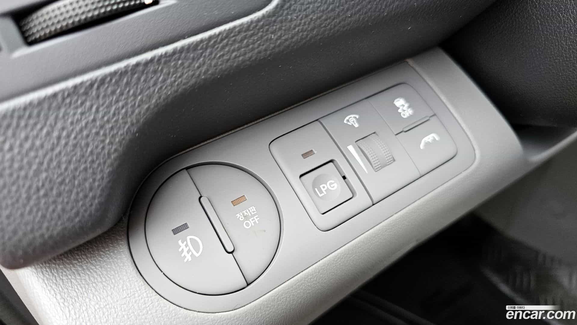 Starex Hyundai 2021.4-OPTION-022