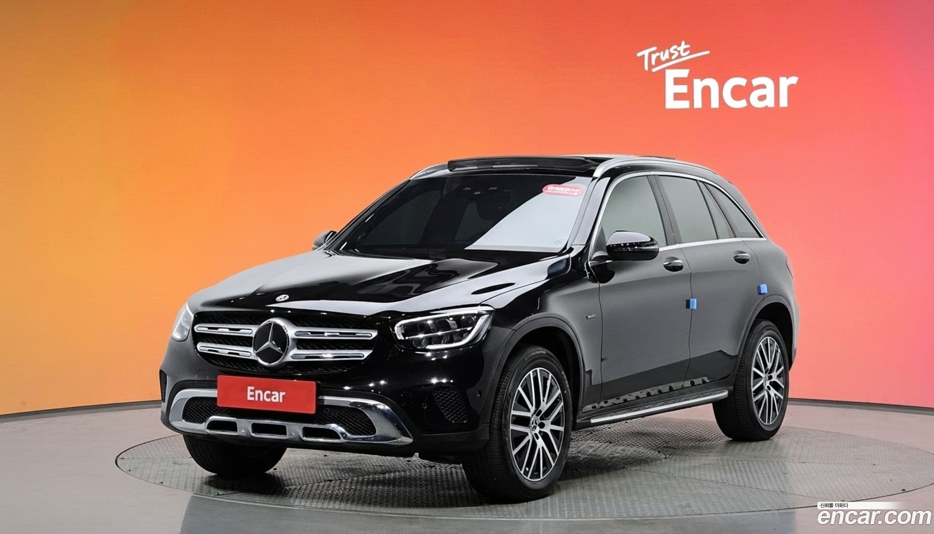 Main__Slider__Photo:GLC-Class Mercedes-Benz 2021.8-0
