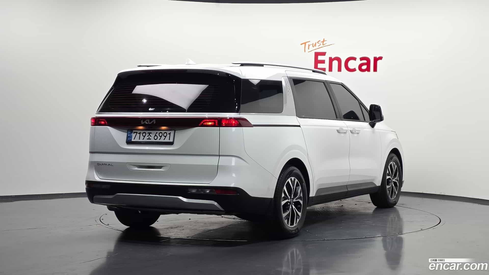 Canival Kia 2022.2-OUTER-002