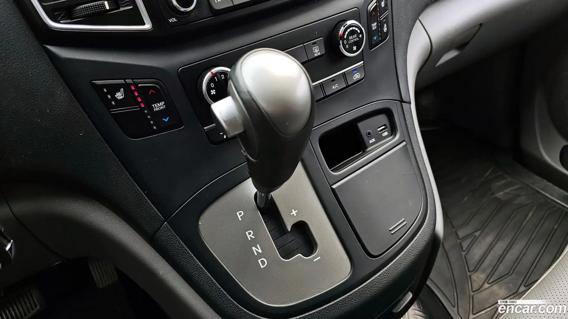 Starex Hyundai 2015.10-INNER-009