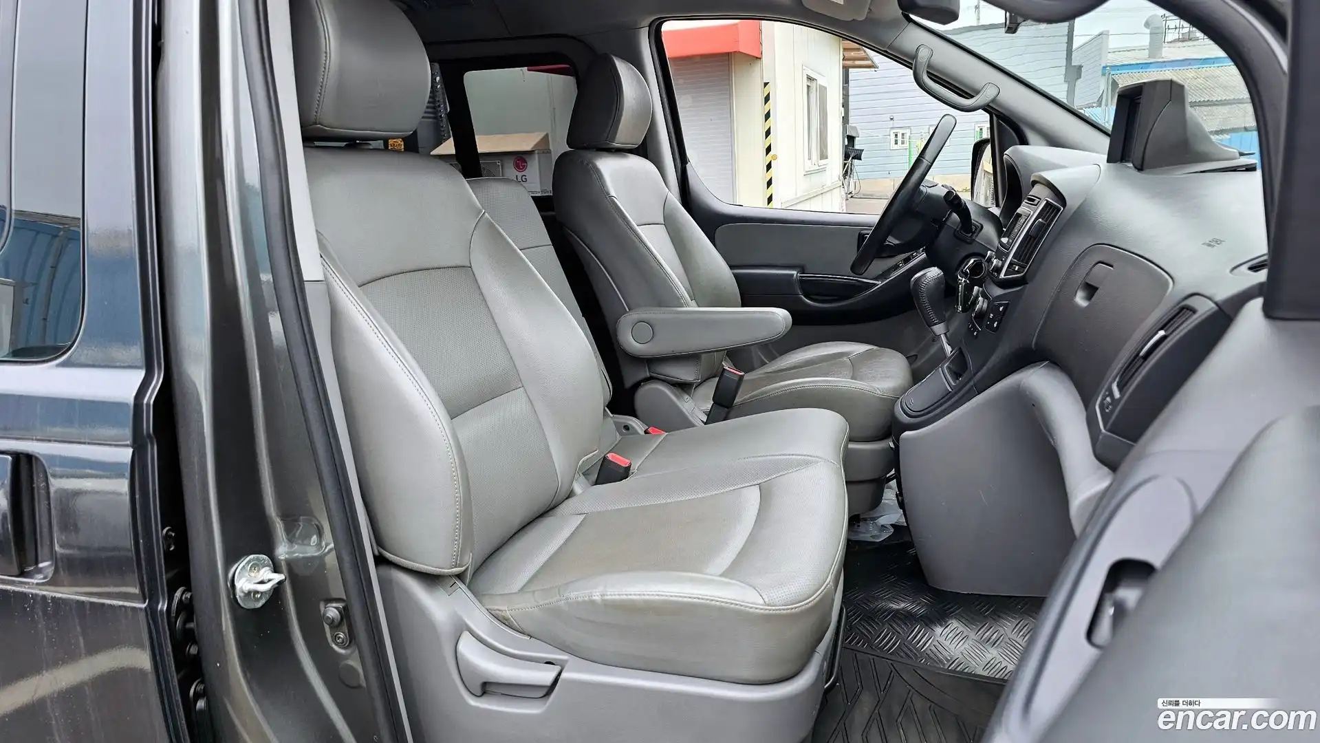 Starex Hyundai 2015.10-INNER-010