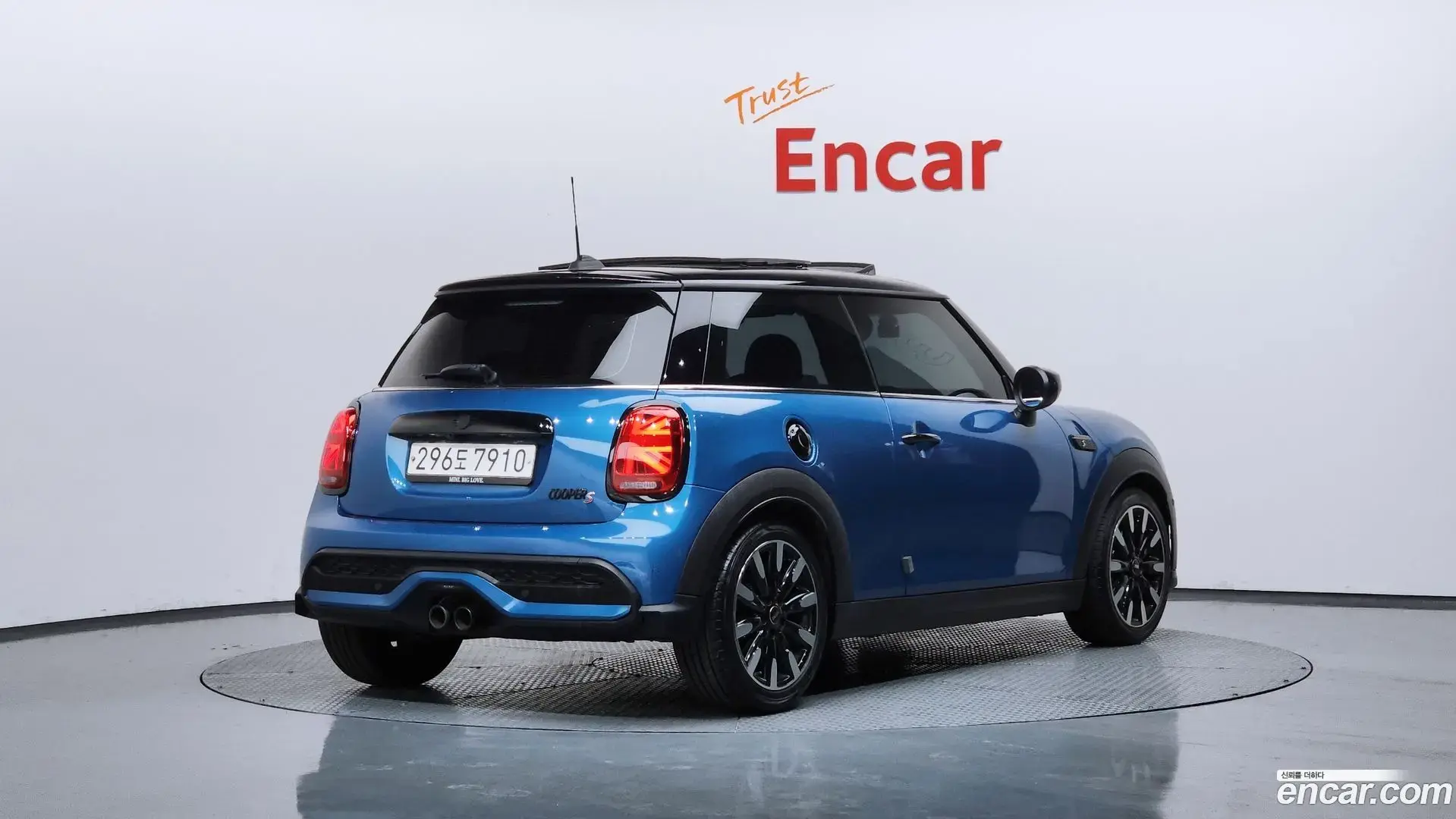 Main__Slider__Photo:Cooper Mini 2022.3-1