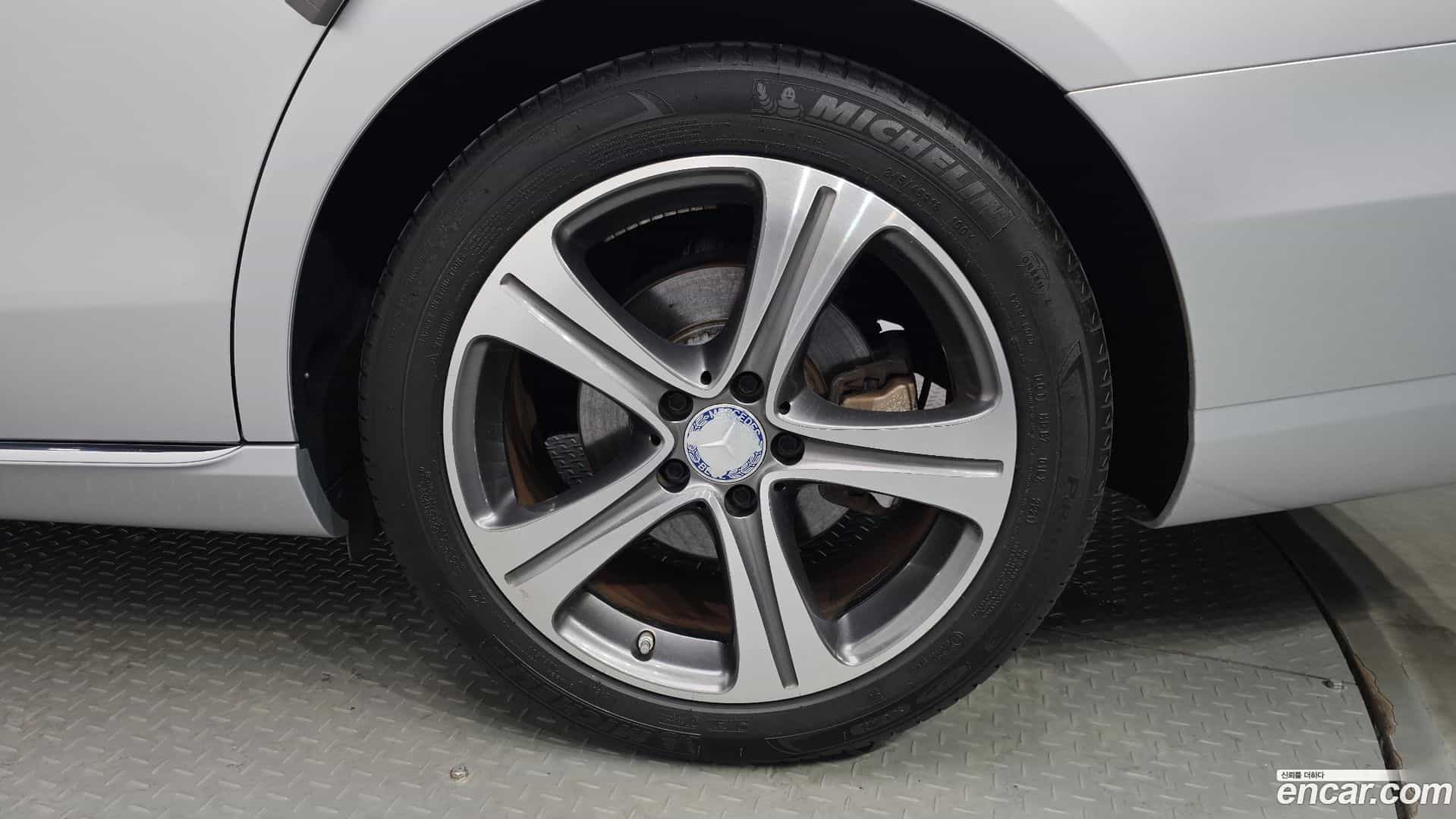 E-Class Mercedes-Benz 2017.2-OUTER-005
