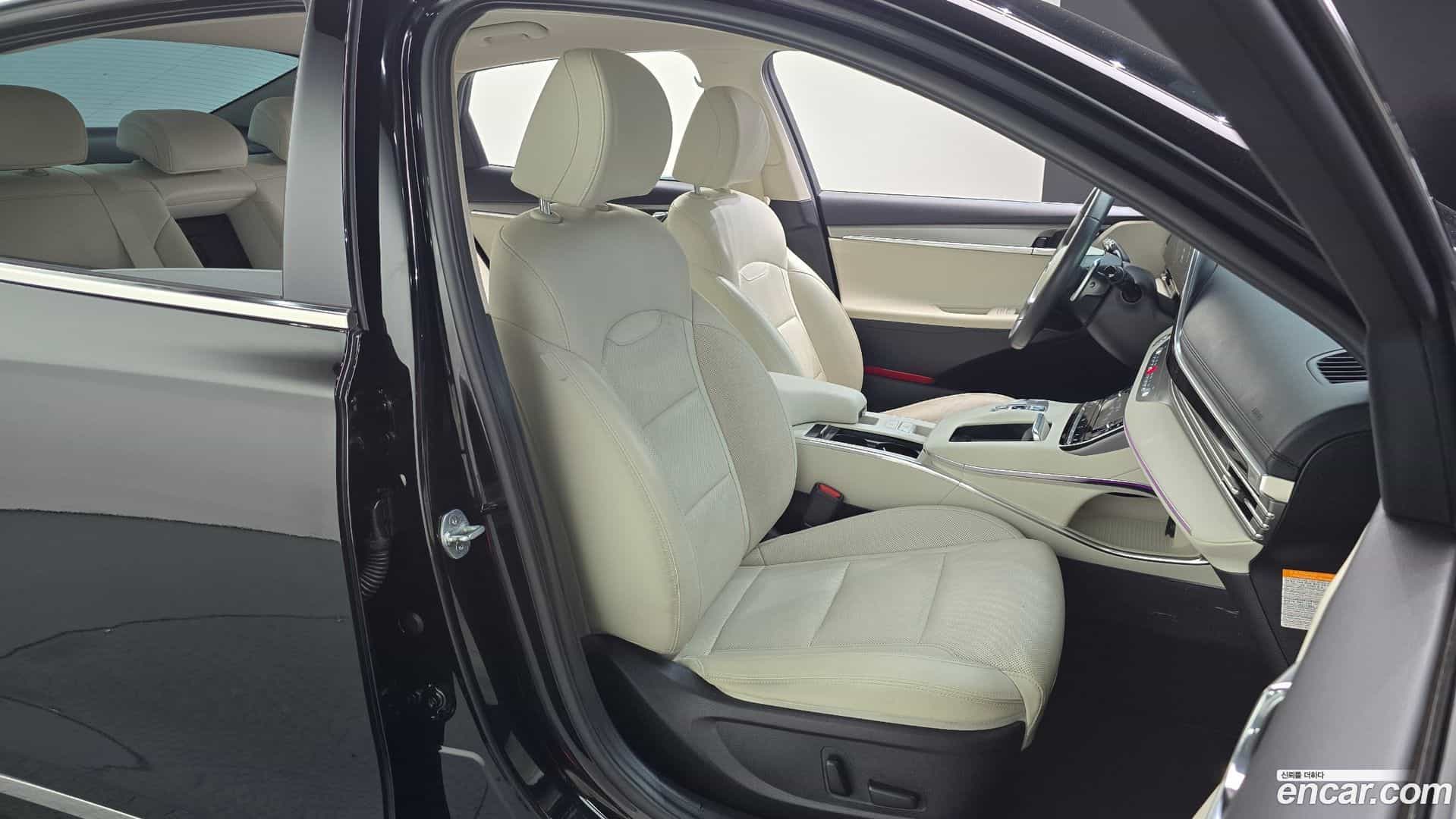 Grandeur Hyundai 2022.1-OPTION-016