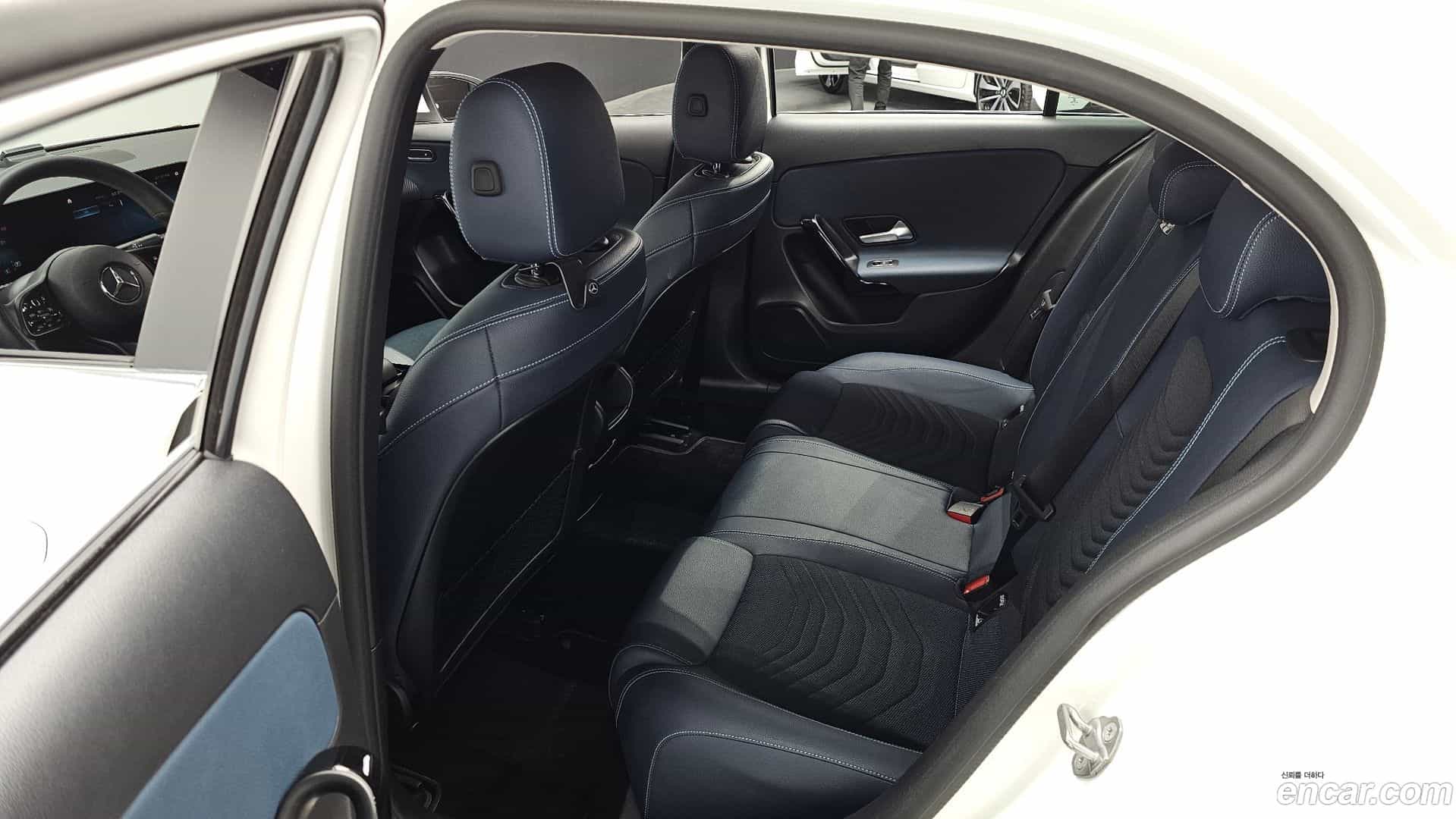 A-Class Mercedes-Benz 2019.9-OPTION-016