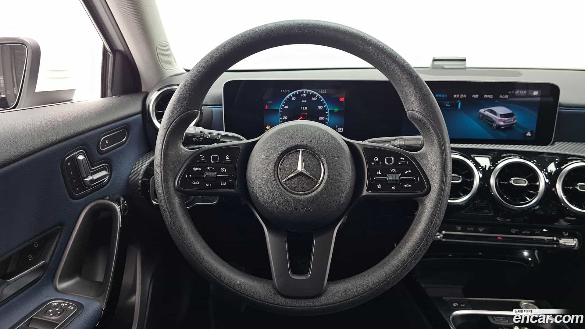 A-Class Mercedes-Benz 2019.9-OPTION-017