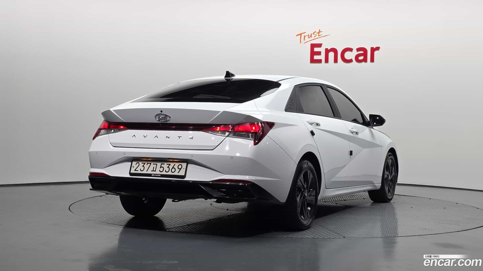 AVANTE Hyundai 2022.4-OUTER-002