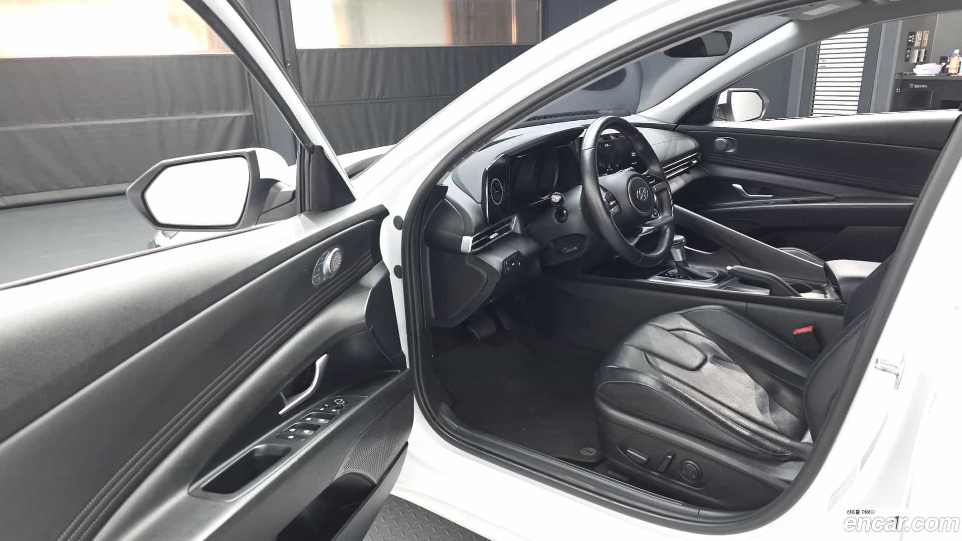 AVANTE Hyundai 2022.4-INNER-010